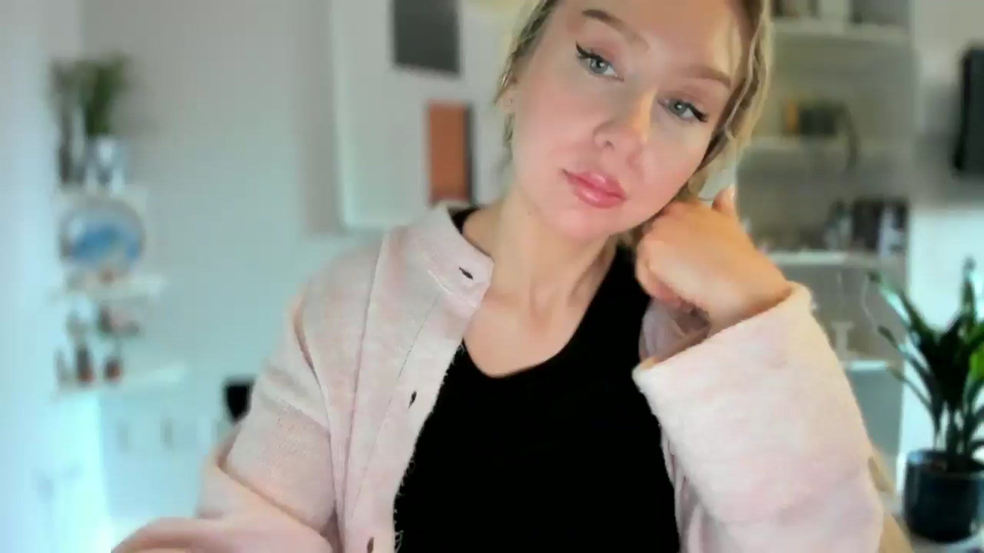 Gallery image thumbnail from British_Cutie's myfreecams stream on, 03/05/2026, 11:58 image 12 of 20