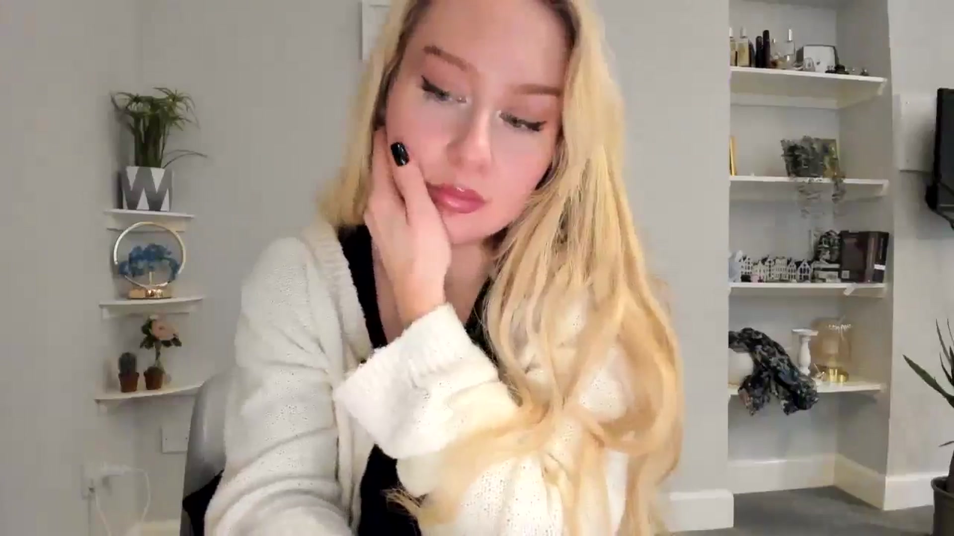 Gallery image thumbnail from British_Cutie's myfreecams stream on, 03/09/2026, 20:09 image 19 of 20