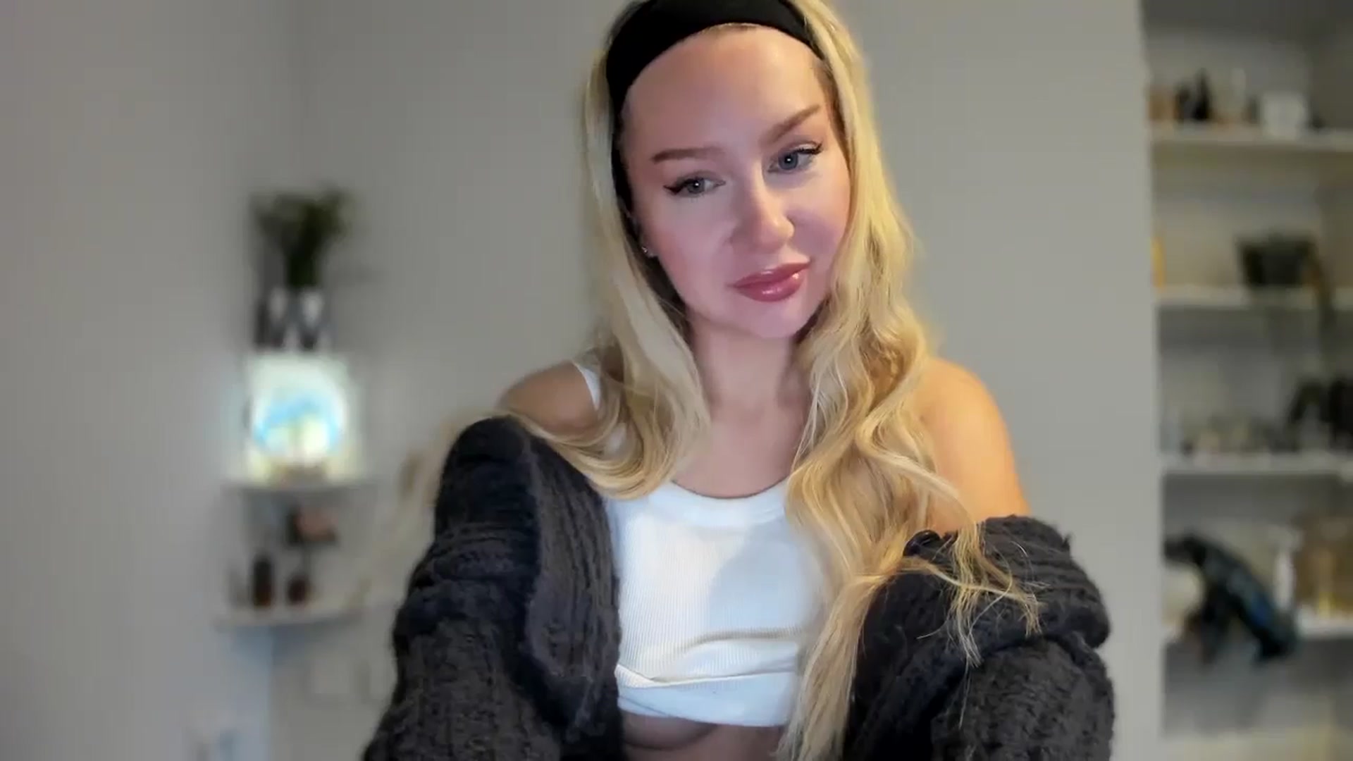 Gallery image thumbnail from British_Cutie's myfreecams stream on, 03/12/2026, 11:39 image 9 of 20