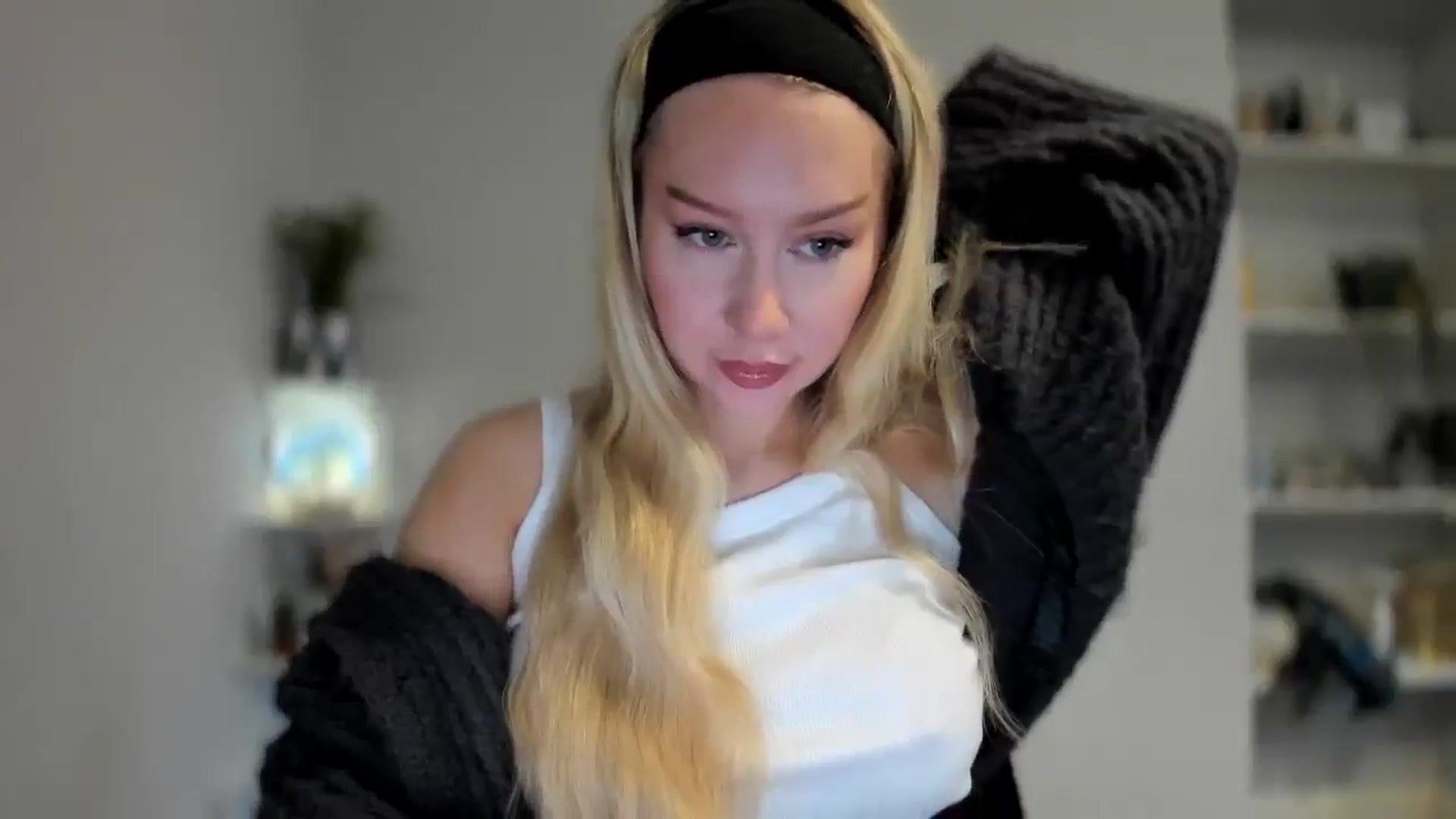 Gallery image thumbnail from British_Cutie's myfreecams stream on, 03/12/2026, 11:39 image 14 of 20