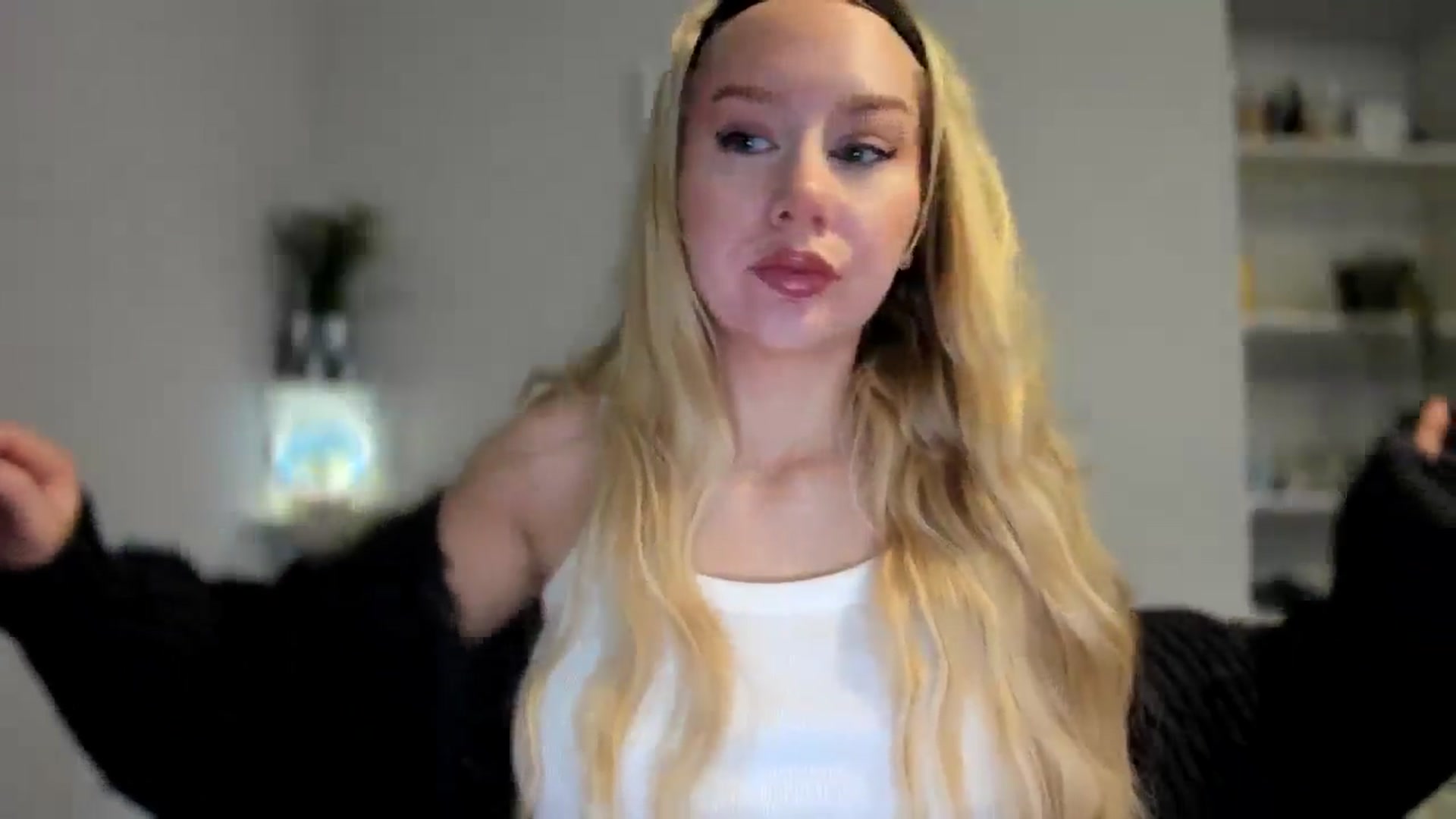 Gallery image thumbnail from British_Cutie's myfreecams stream on, 03/12/2026, 11:39 image 7 of 20