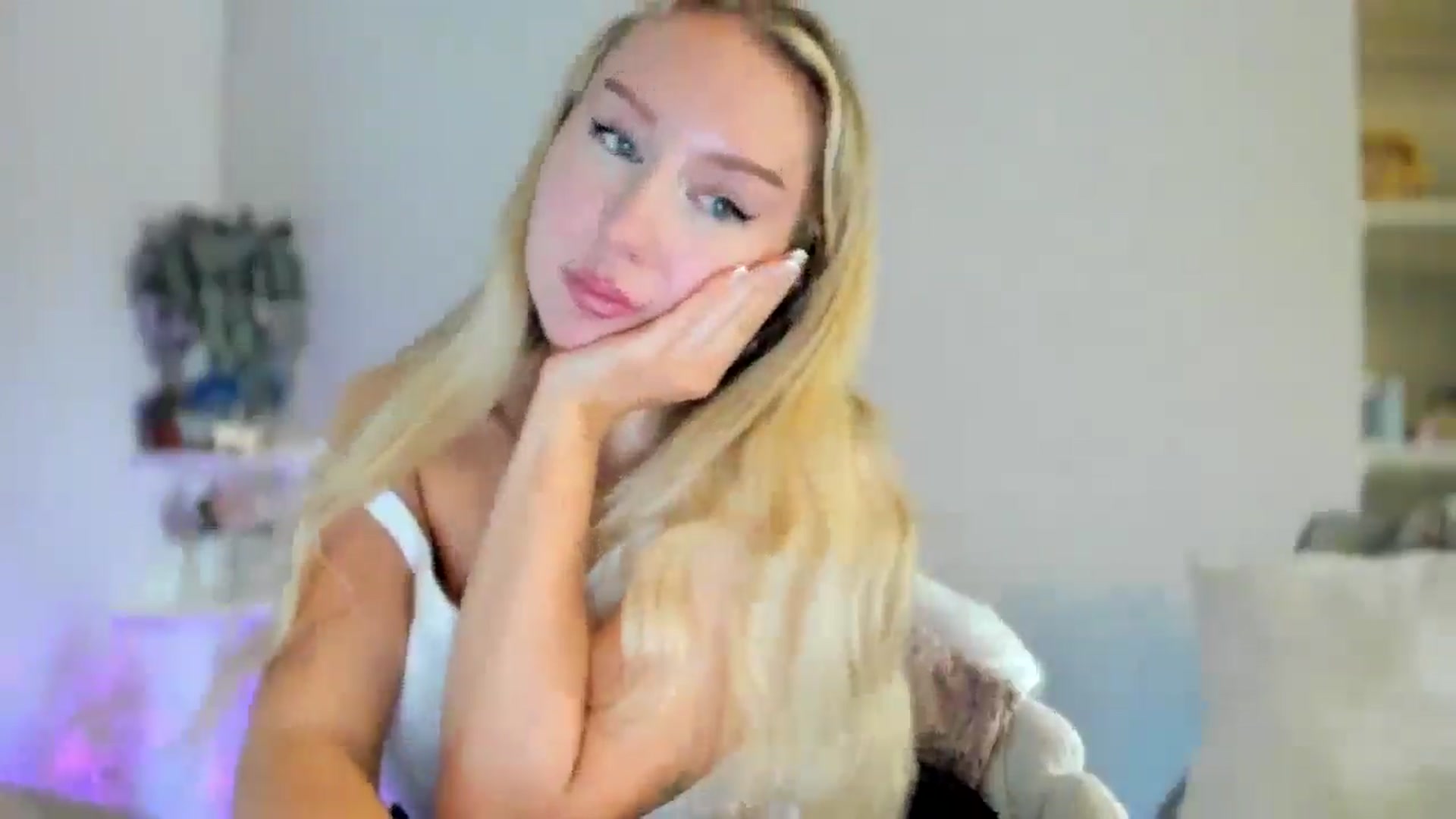 Gallery image thumbnail from British_Cutie's myfreecams stream on, 04/20/2026, 17:13 image 17 of 20