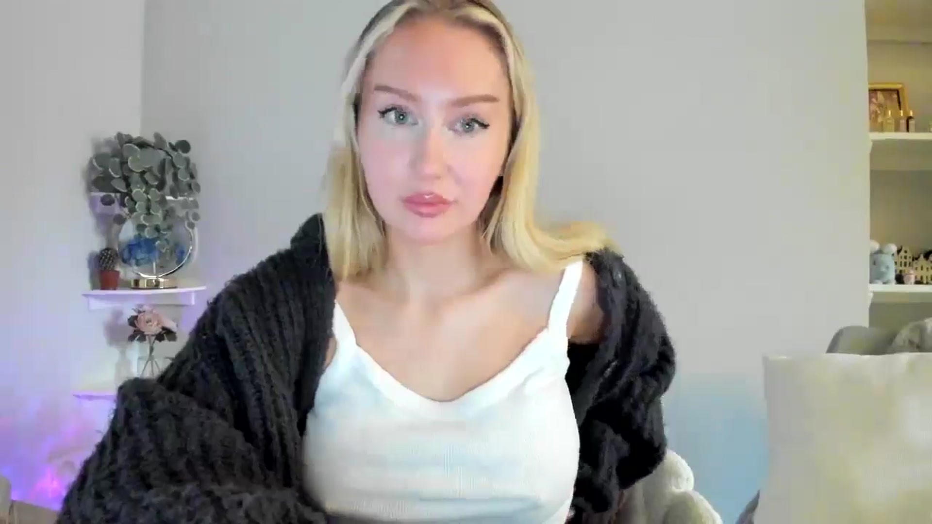 Gallery image thumbnail from British_Cutie's myfreecams stream on, 04/20/2026, 17:13 image 19 of 20