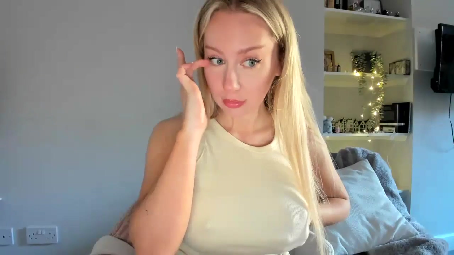 Gallery image thumbnail from British_Cutie's myfreecams stream on, 04/23/2026, 11:00 image 13 of 20