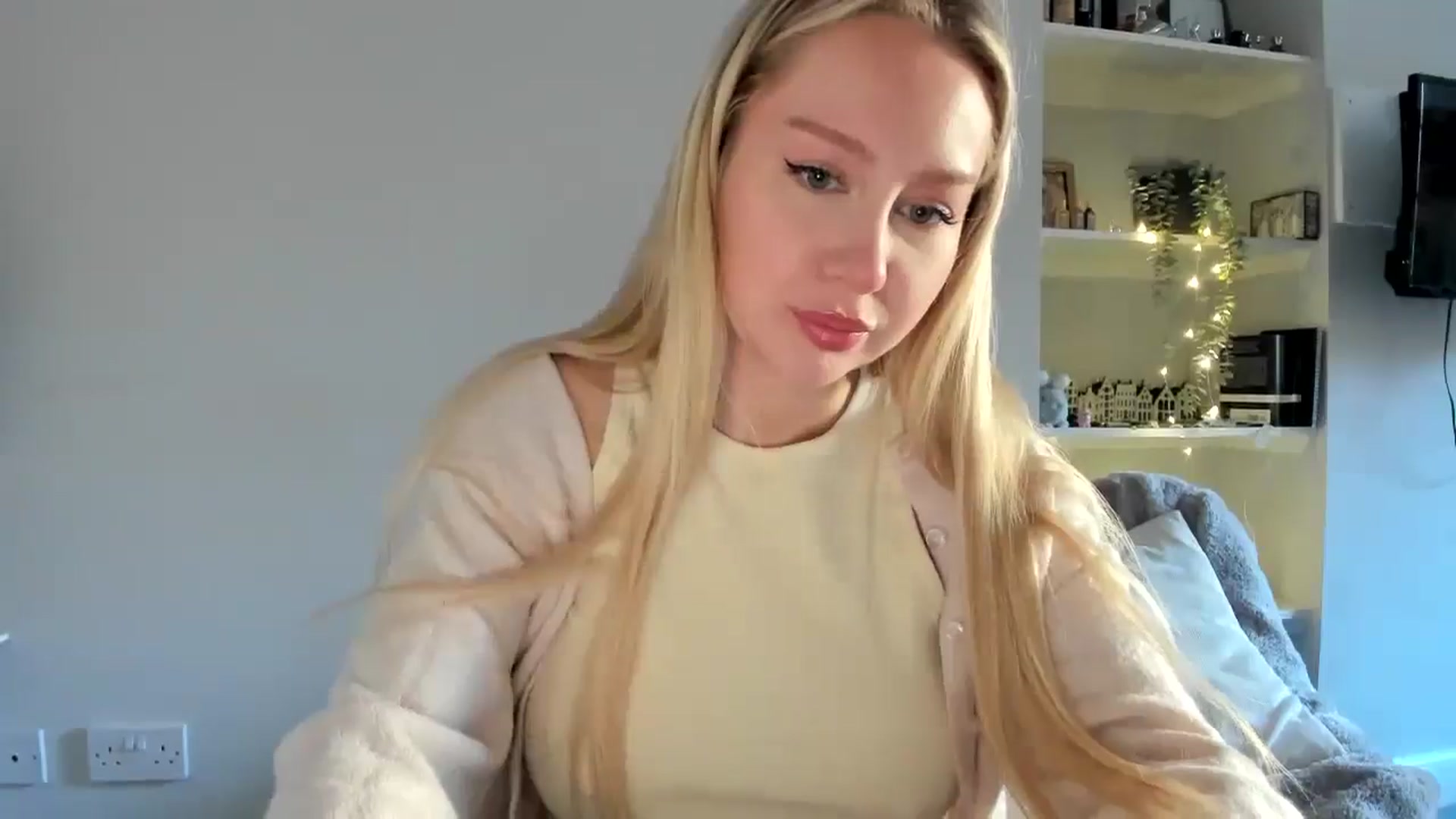 Gallery image thumbnail from British_Cutie's myfreecams stream on, 04/23/2026, 11:00 image 19 of 20