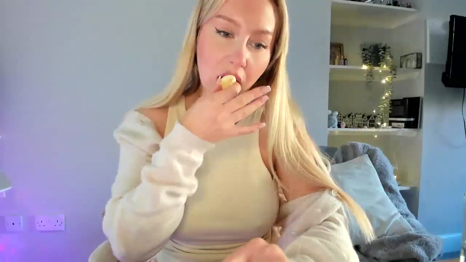 Gallery image thumbnail from British_Cutie's myfreecams stream on, 04/23/2026, 15:13 image 14 of 20