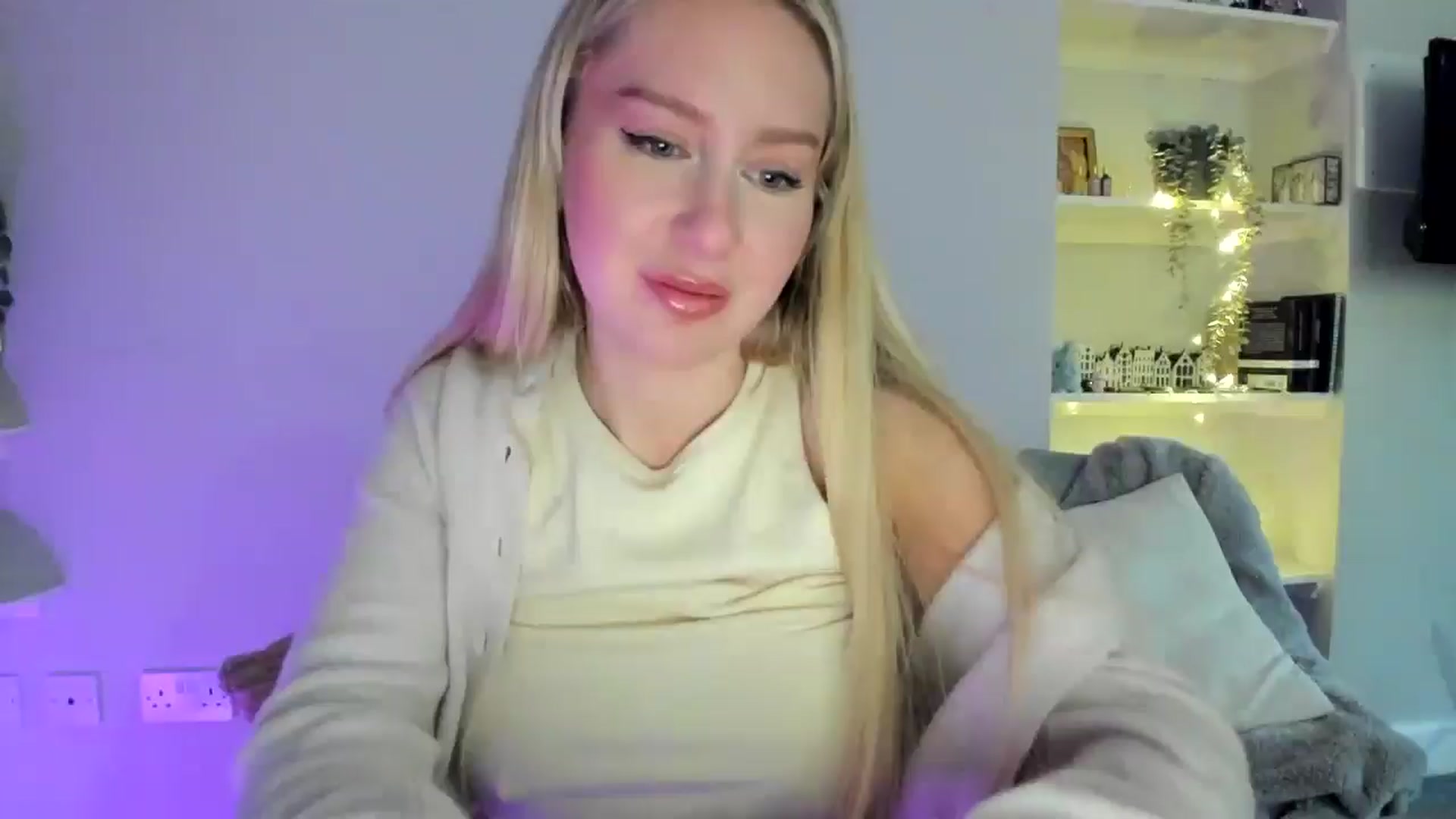 Gallery image thumbnail from British_Cutie's myfreecams stream on, 04/23/2026, 19:40 image 16 of 20