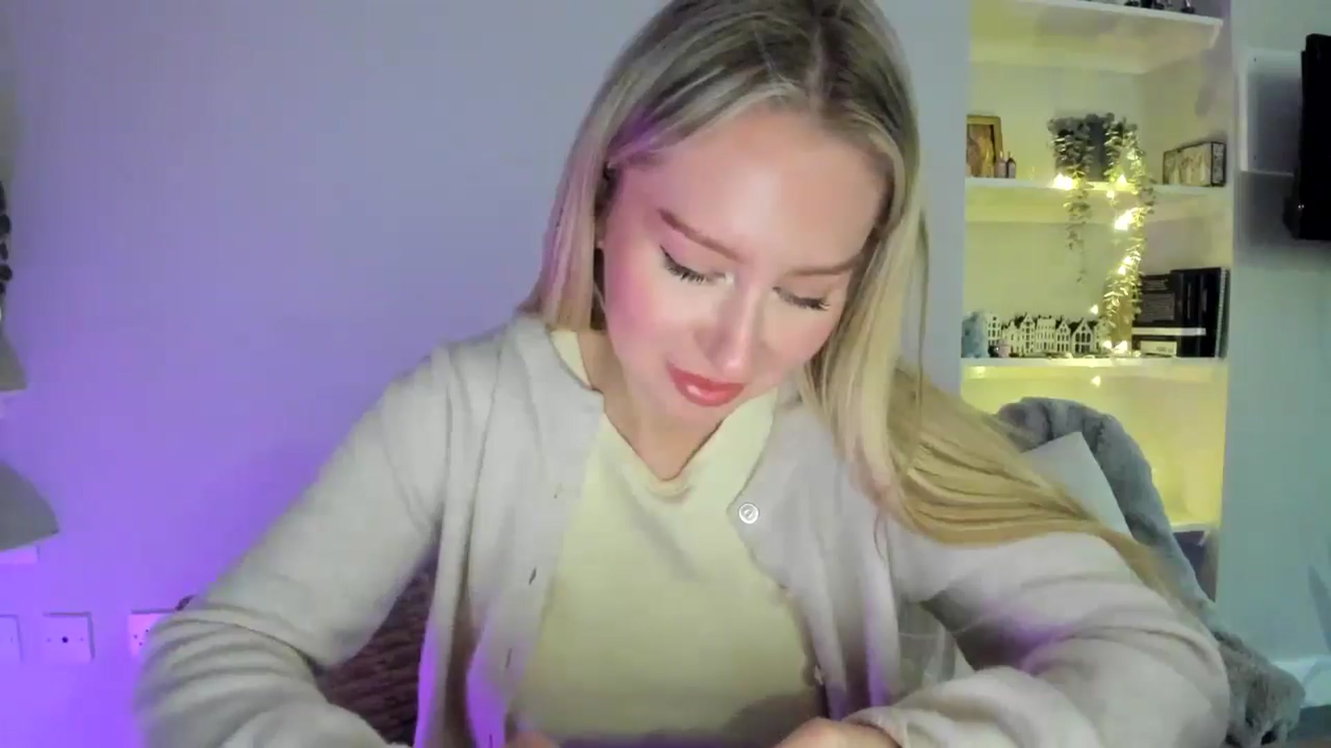 Gallery image thumbnail from British_Cutie's myfreecams stream on, 04/23/2026, 19:40 image 19 of 20