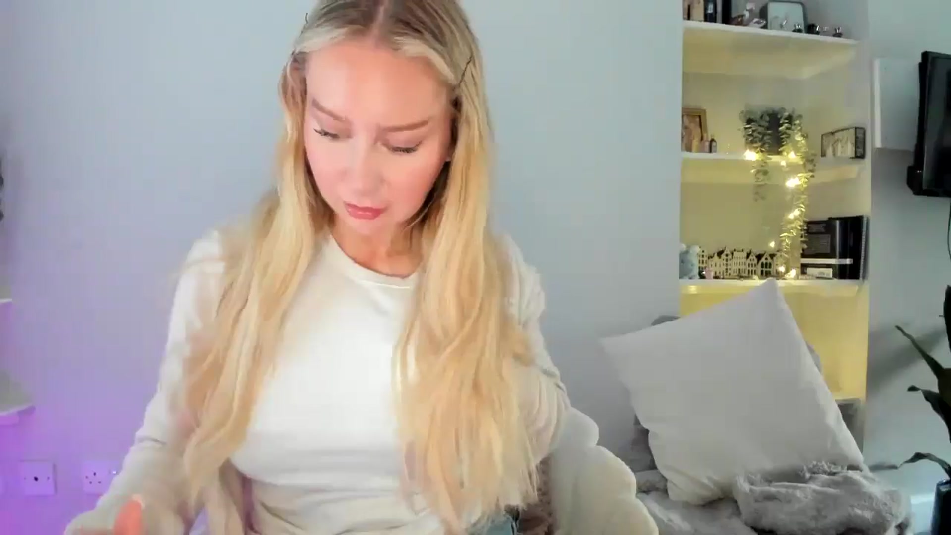 Gallery image thumbnail from British_Cutie's myfreecams stream on, 04/26/2026, 14:47 image 12 of 20