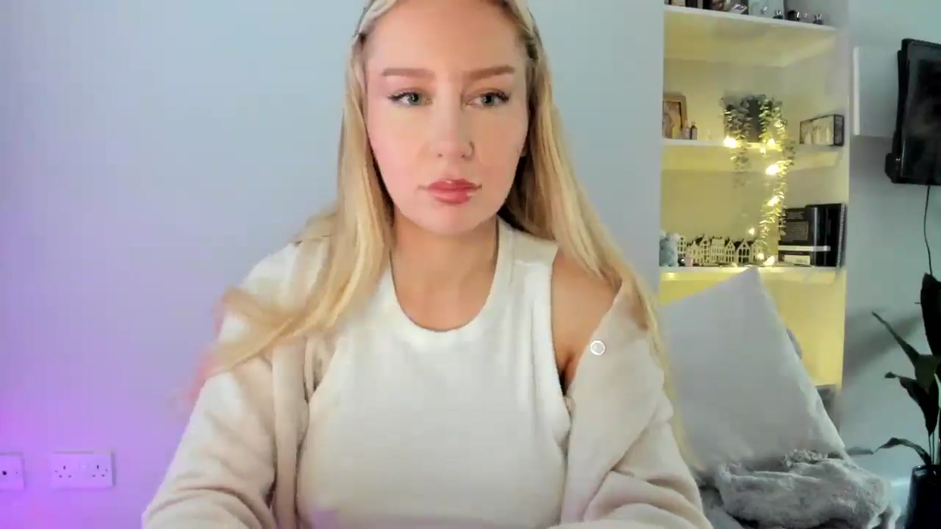 Gallery image thumbnail from British_Cutie's myfreecams stream on, 04/26/2026, 14:47 image 9 of 20