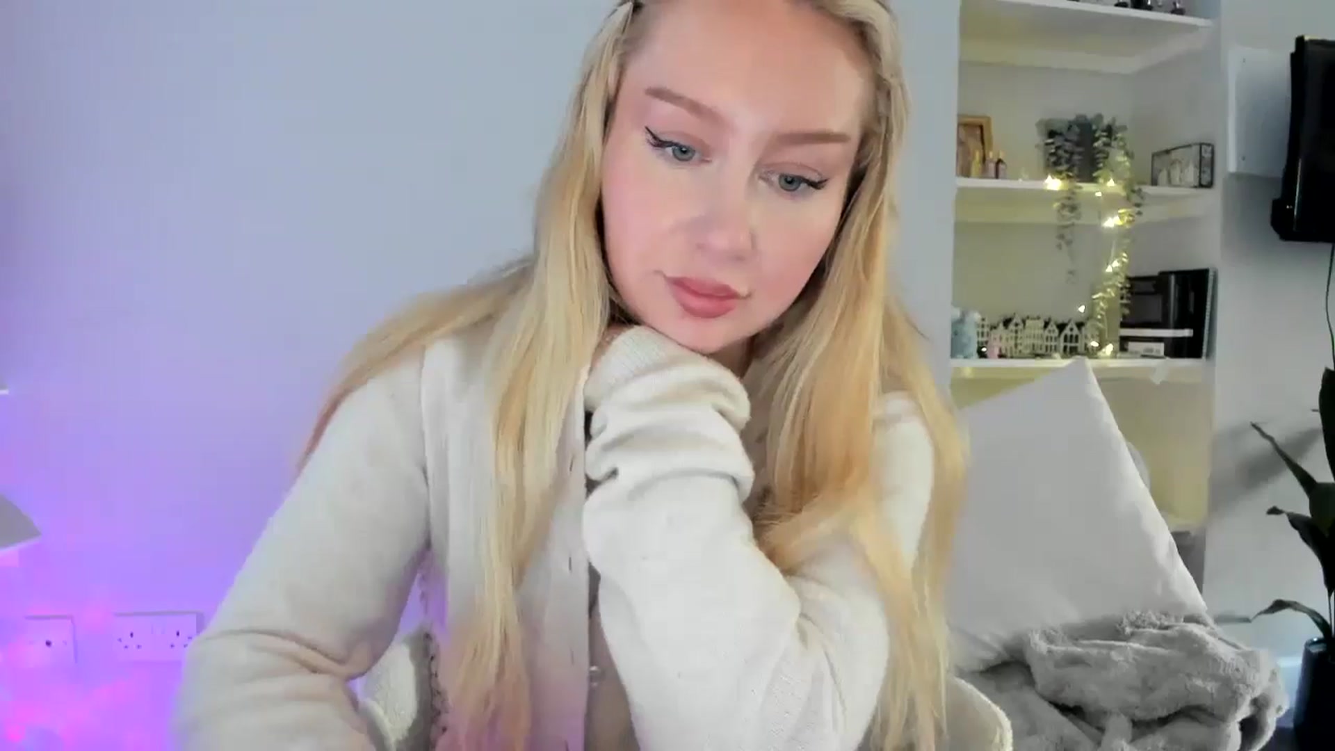 Gallery image thumbnail from British_Cutie's myfreecams stream on, 04/26/2026, 16:33 image 13 of 20