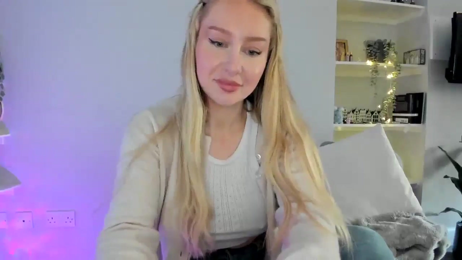Gallery image thumbnail from British_Cutie's myfreecams stream on, 04/26/2026, 16:33 image 19 of 20
