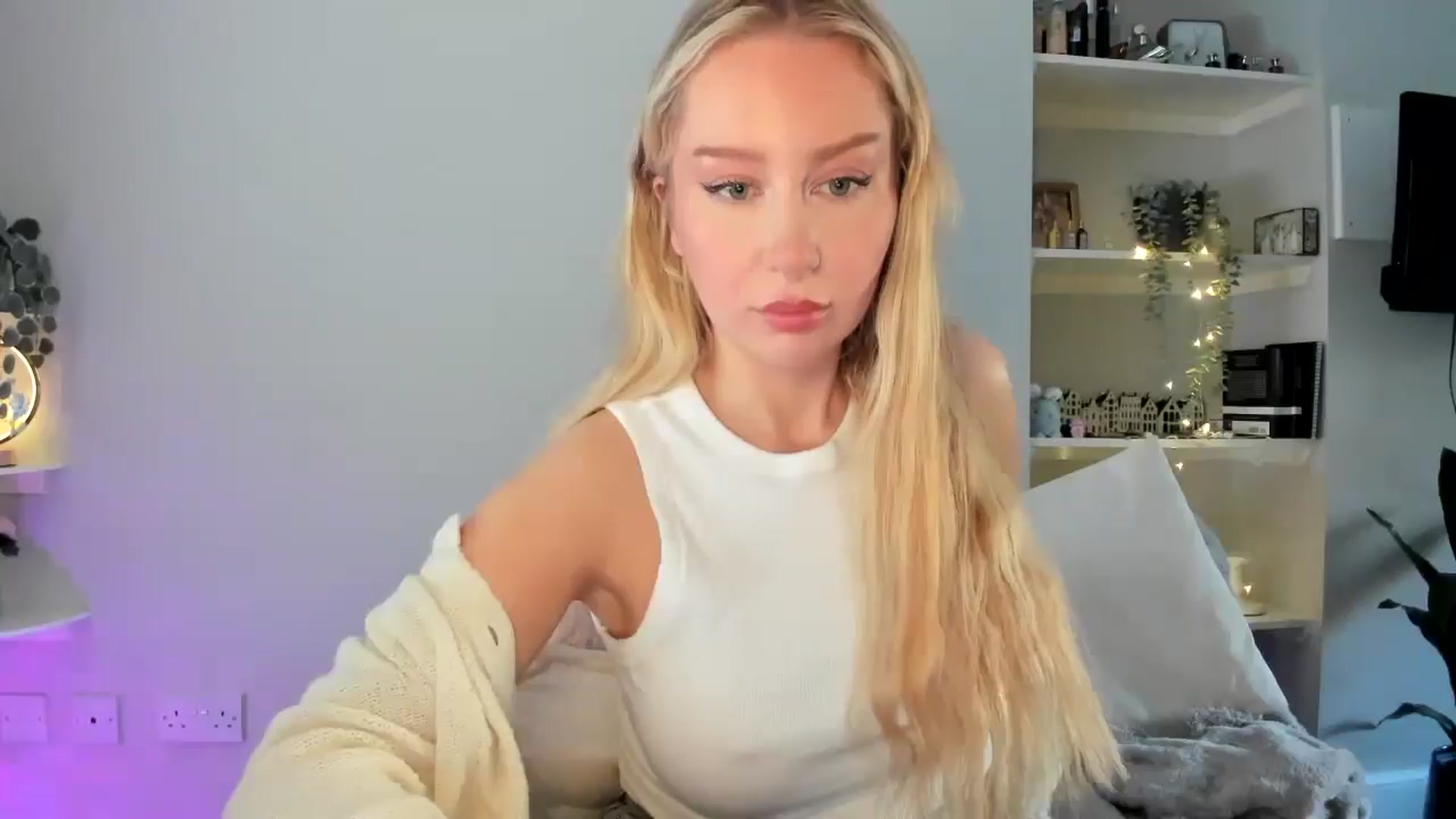 Gallery image thumbnail from British_Cutie's myfreecams stream on, 04/27/2026, 14:02 image 4 of 20