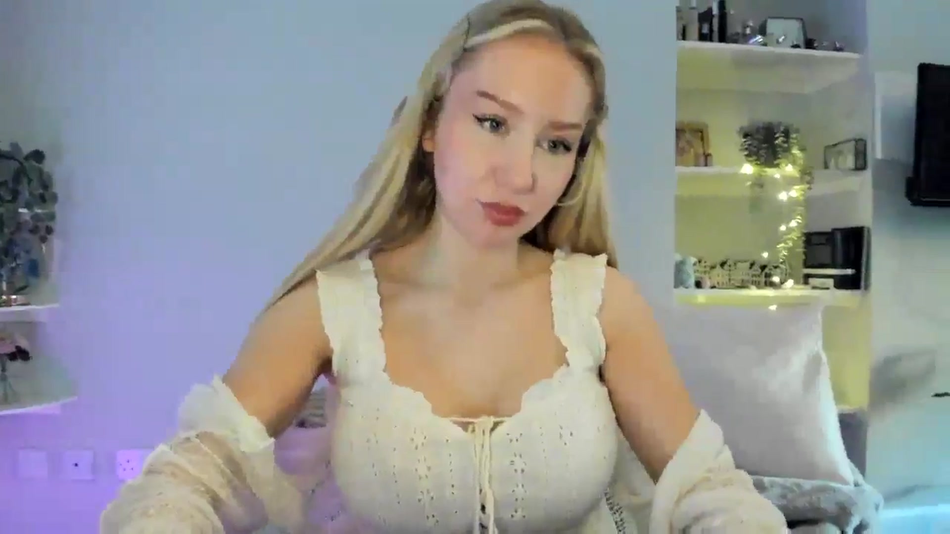 Gallery image thumbnail from British_Cutie's myfreecams stream on, 04/28/2026, 18:14 image 14 of 20