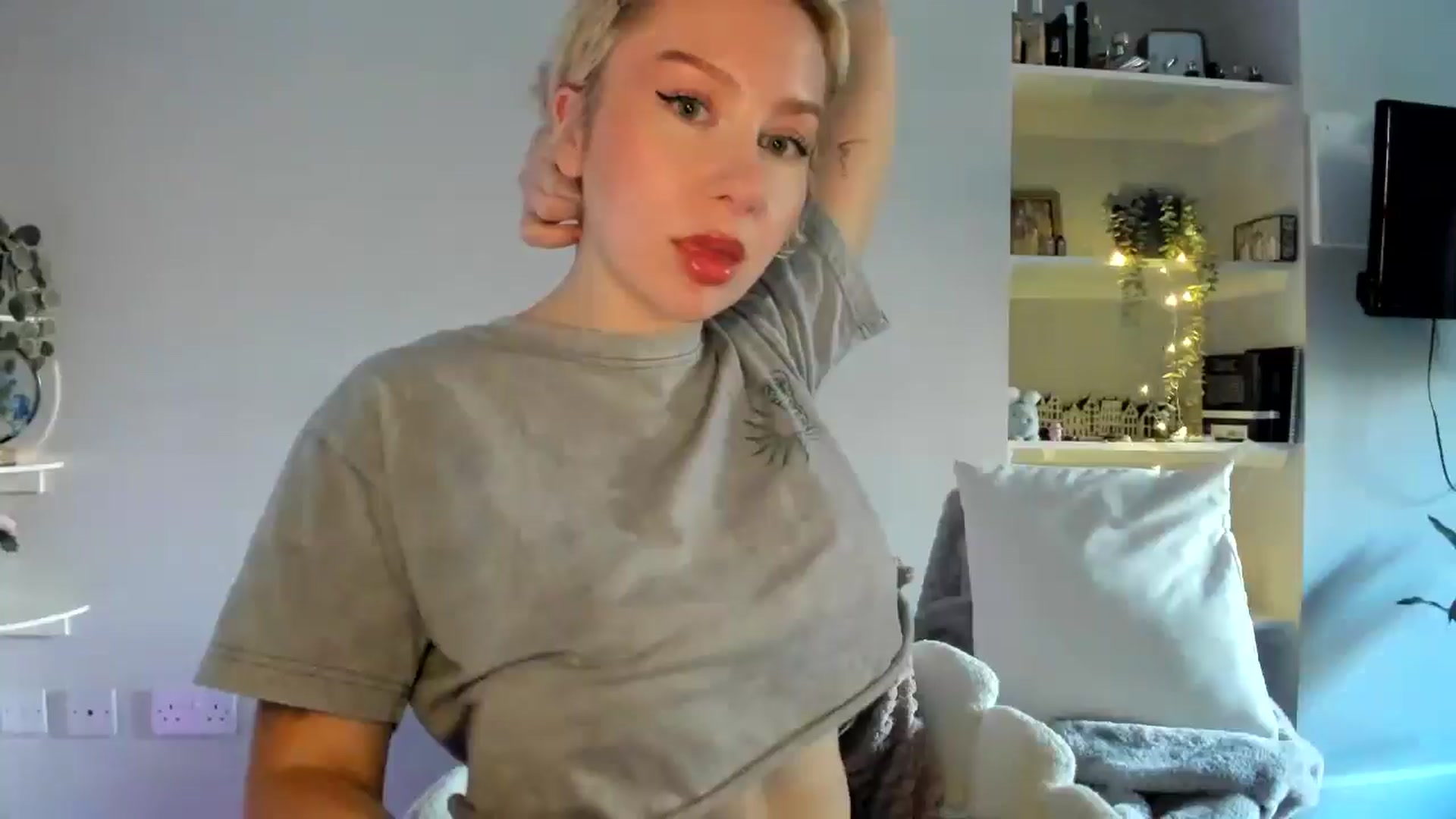 Gallery image thumbnail from British_Cutie's myfreecams stream on, 04/28/2026, 18:14 image 1 of 20