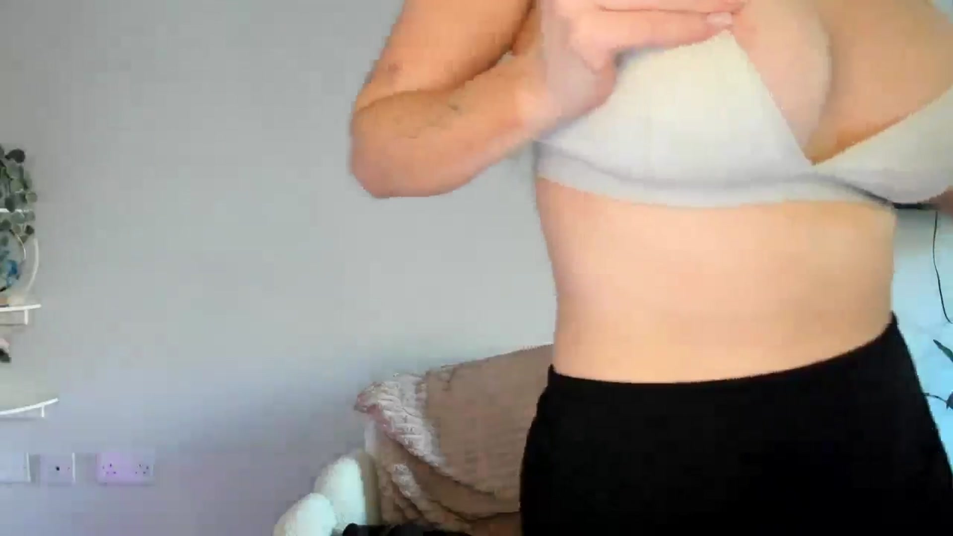 Gallery image thumbnail from British_Cutie's myfreecams stream on, 04/28/2026, 18:14 image 3 of 20