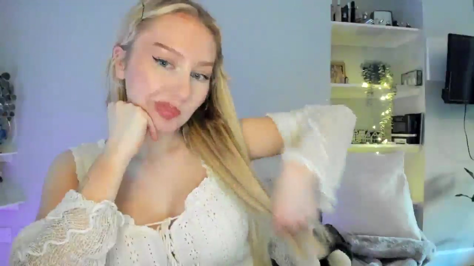 Gallery image thumbnail from British_Cutie's myfreecams stream on, 04/28/2026, 18:14 image 17 of 20