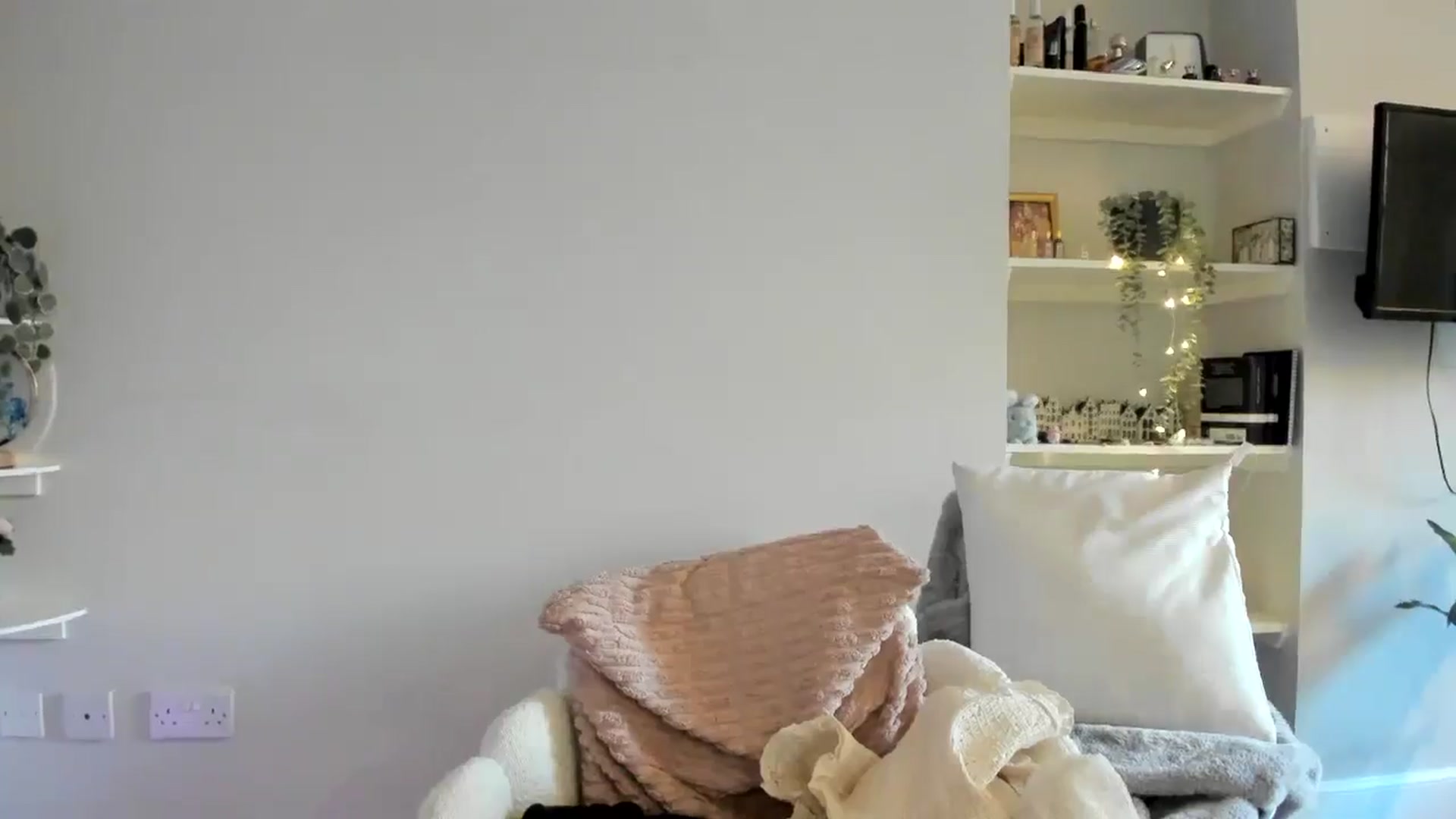 Gallery image thumbnail from British_Cutie's myfreecams stream on, 04/28/2026, 18:14 image 4 of 20