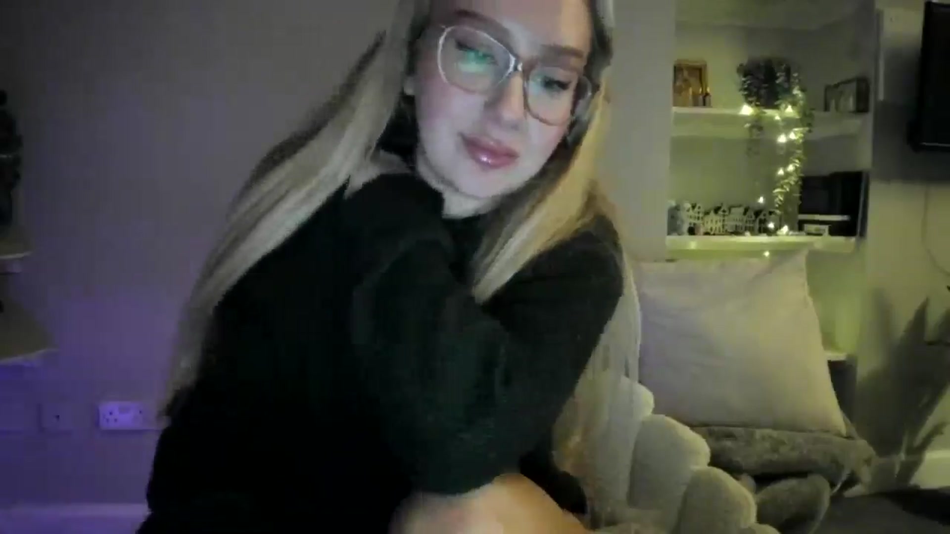 Gallery image thumbnail from British_Cutie's myfreecams stream on, 04/29/2026, 24:03 image 18 of 20