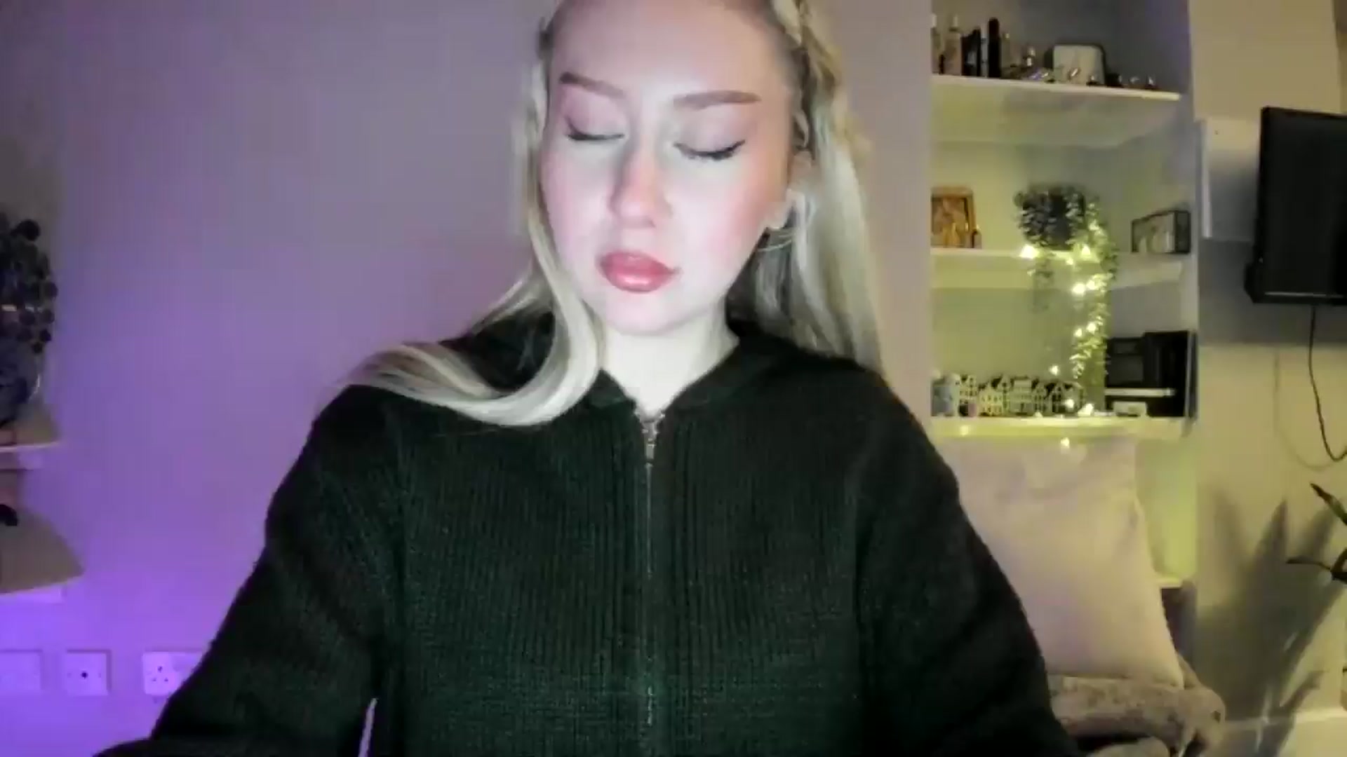 Gallery image thumbnail from British_Cutie's myfreecams stream on, 04/29/2026, 24:03 image 1 of 20