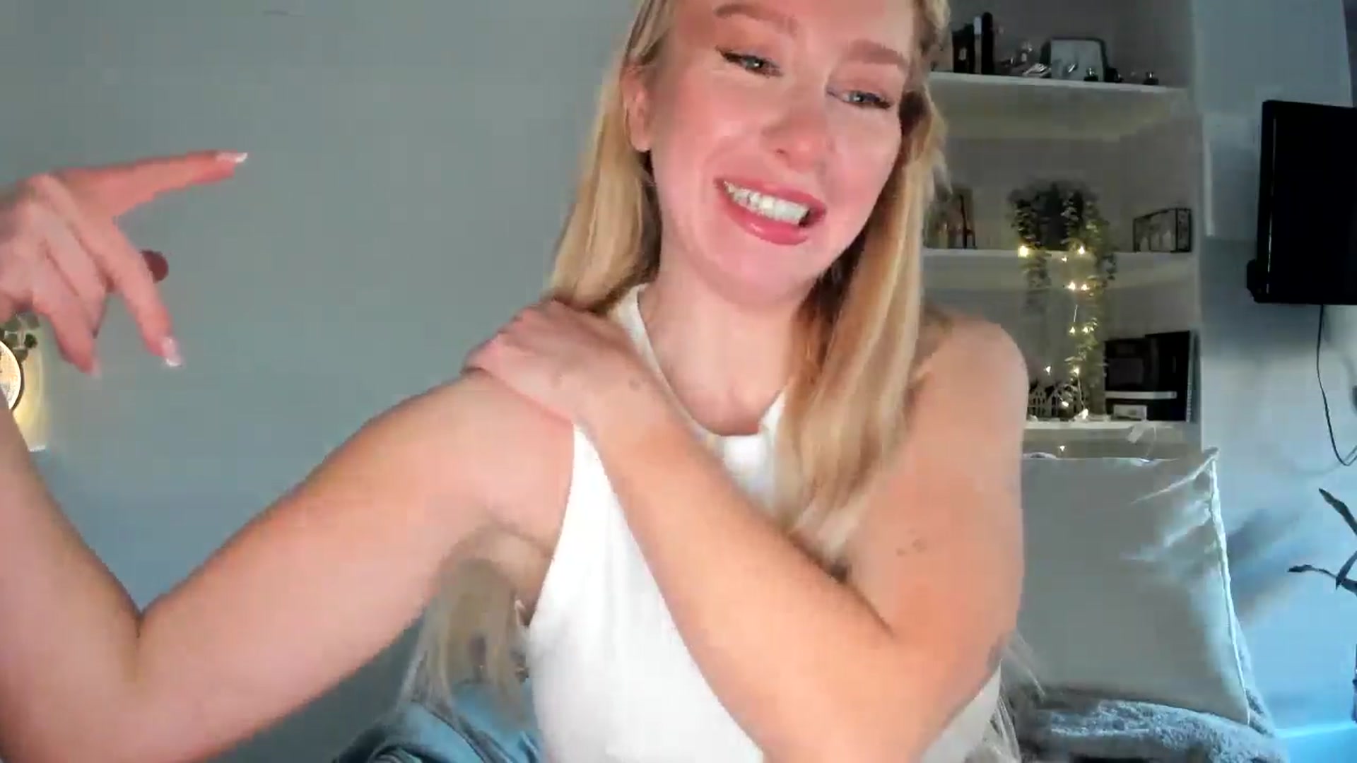 Gallery image thumbnail from British_Cutie's myfreecams stream on, 04/29/2026, 17:13 image 19 of 20