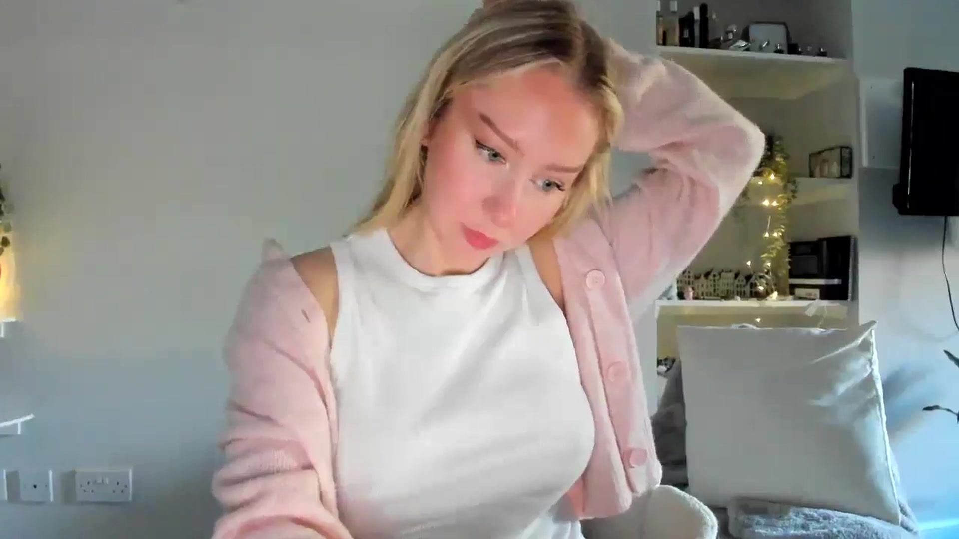 Gallery image thumbnail from British_Cutie's myfreecams stream on, 04/29/2026, 17:13 image 20 of 20