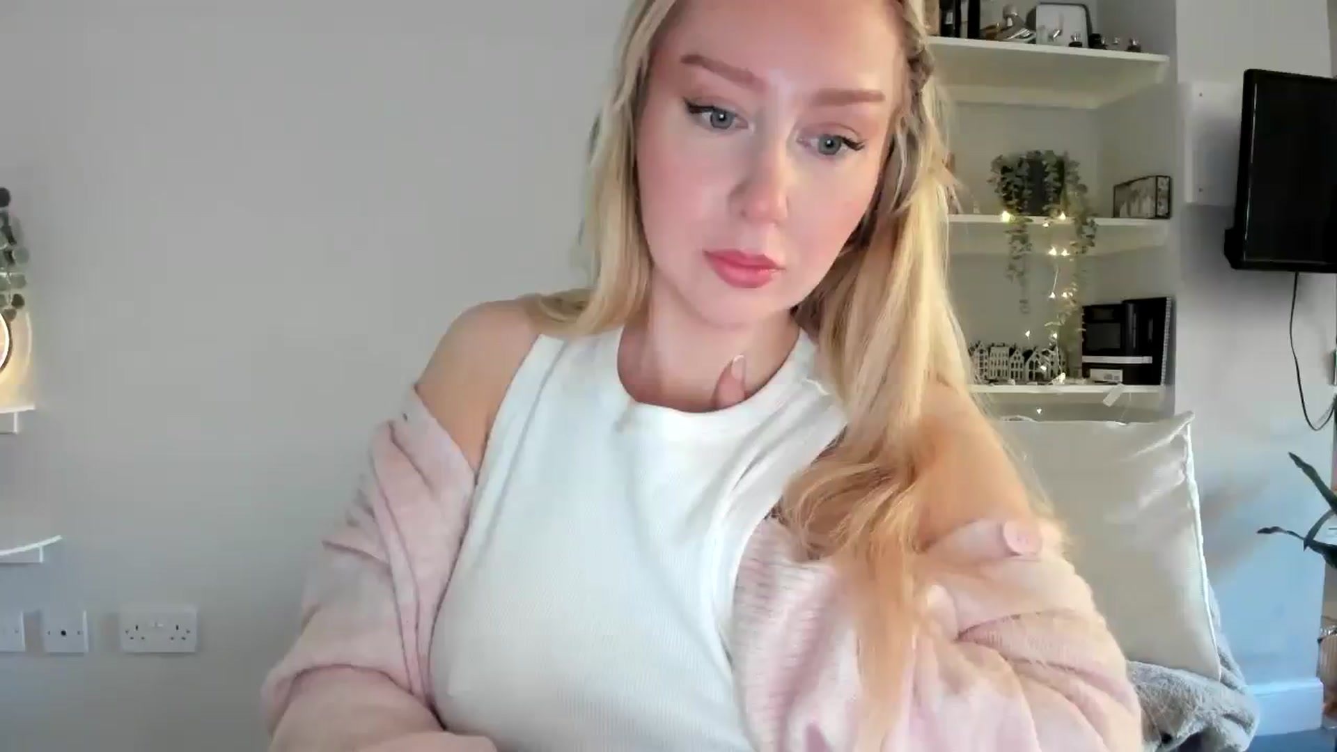 Gallery image thumbnail from British_Cutie's myfreecams stream on, 04/29/2026, 17:13 image 1 of 20