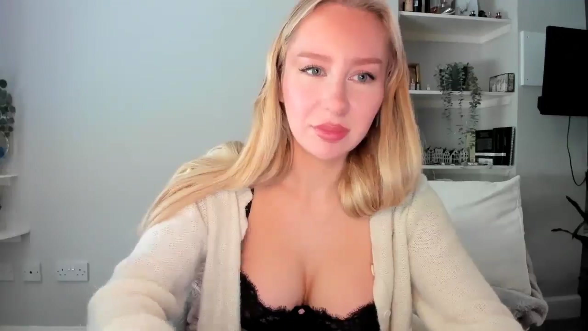 Gallery image thumbnail from British_Cutie's myfreecams stream on, 04/30/2026, 14:47 image 14 of 20
