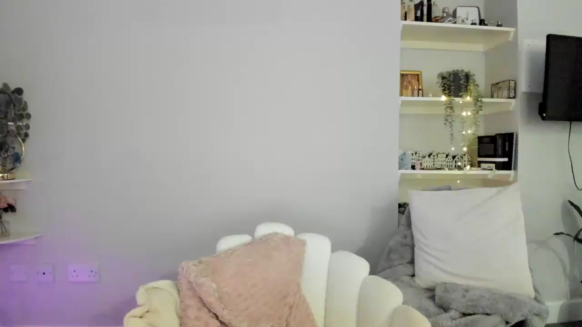 Gallery image thumbnail from British_Cutie's myfreecams stream on, 05/01/2026, 16:14 image 1 of 20