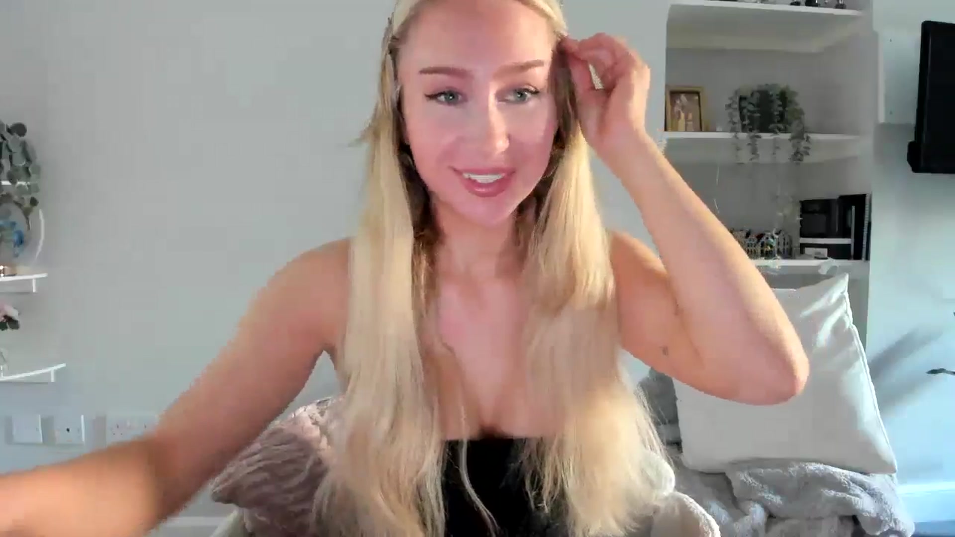 Gallery image thumbnail from British_Cutie's myfreecams stream on, 05/11/2026, 13:15 image 15 of 20