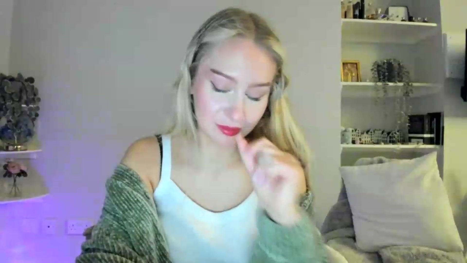 Gallery image thumbnail from British_Cutie's myfreecams stream on, 05/11/2026, 18:59 image 15 of 20