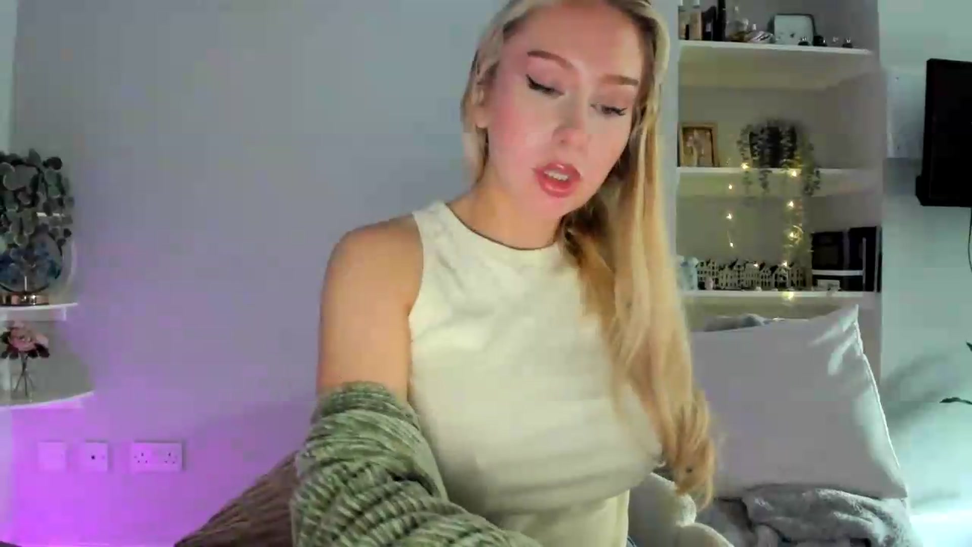 Gallery image thumbnail from British_Cutie's myfreecams stream on, 05/12/2026, 14:51 image 19 of 20