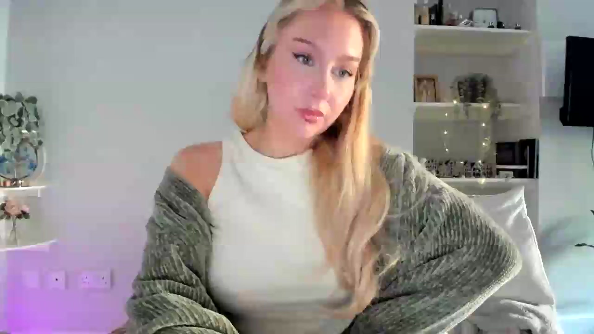 Gallery image thumbnail from British_Cutie's myfreecams stream on, 05/12/2026, 14:51 image 16 of 20