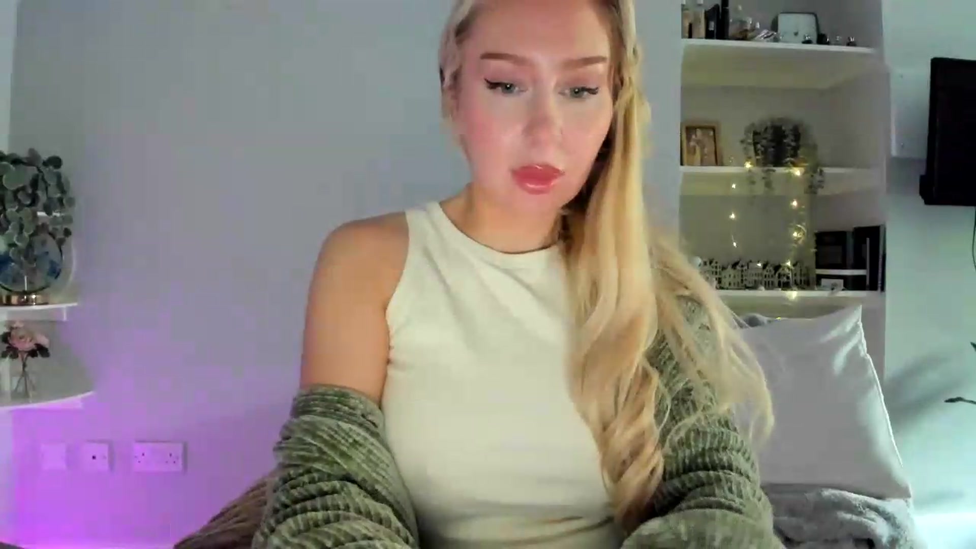 Gallery image thumbnail from British_Cutie's myfreecams stream on, 05/12/2026, 14:51 image 18 of 20