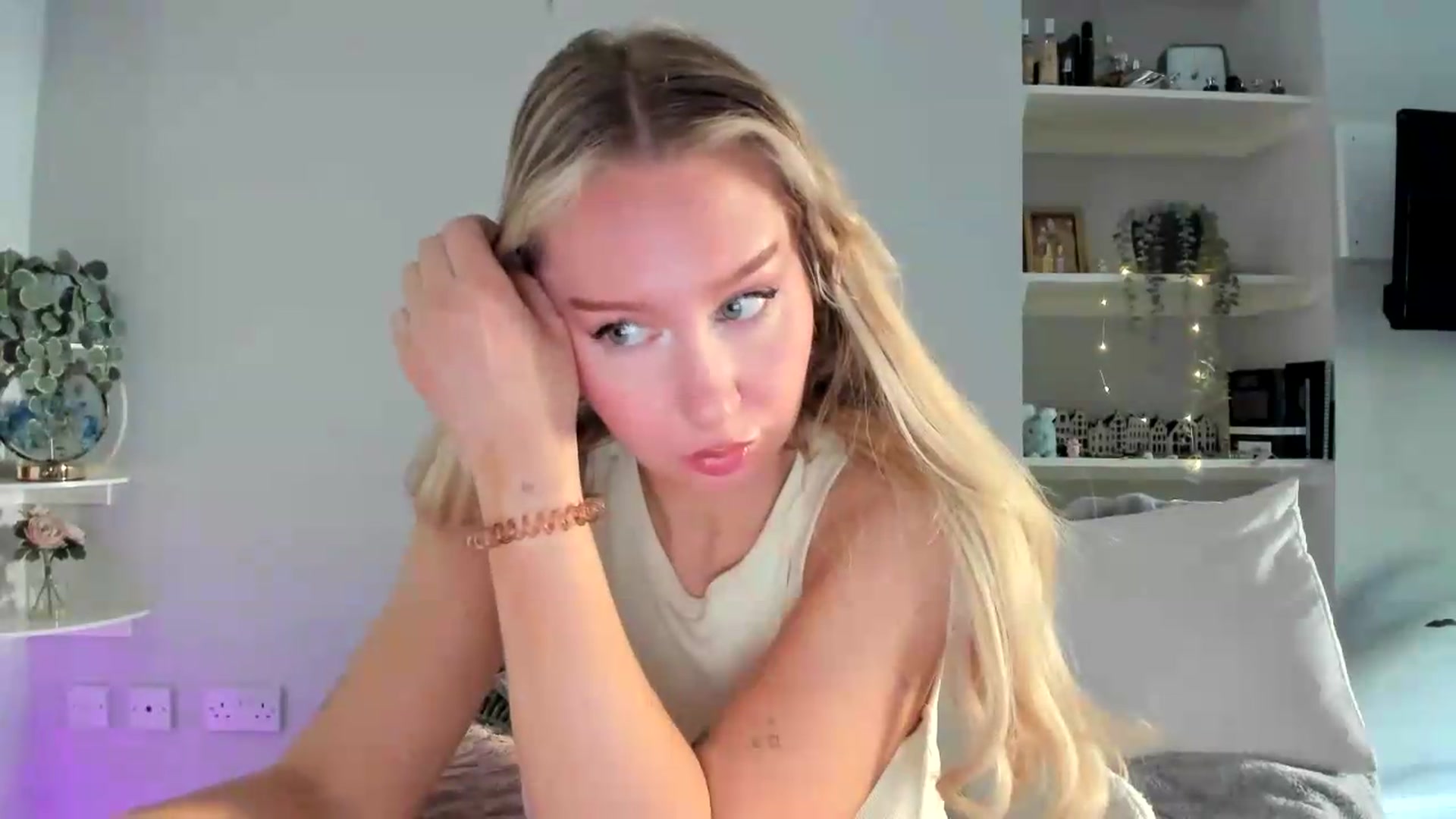 Gallery image thumbnail from British_Cutie's myfreecams stream on, 05/12/2026, 14:51 image 4 of 20