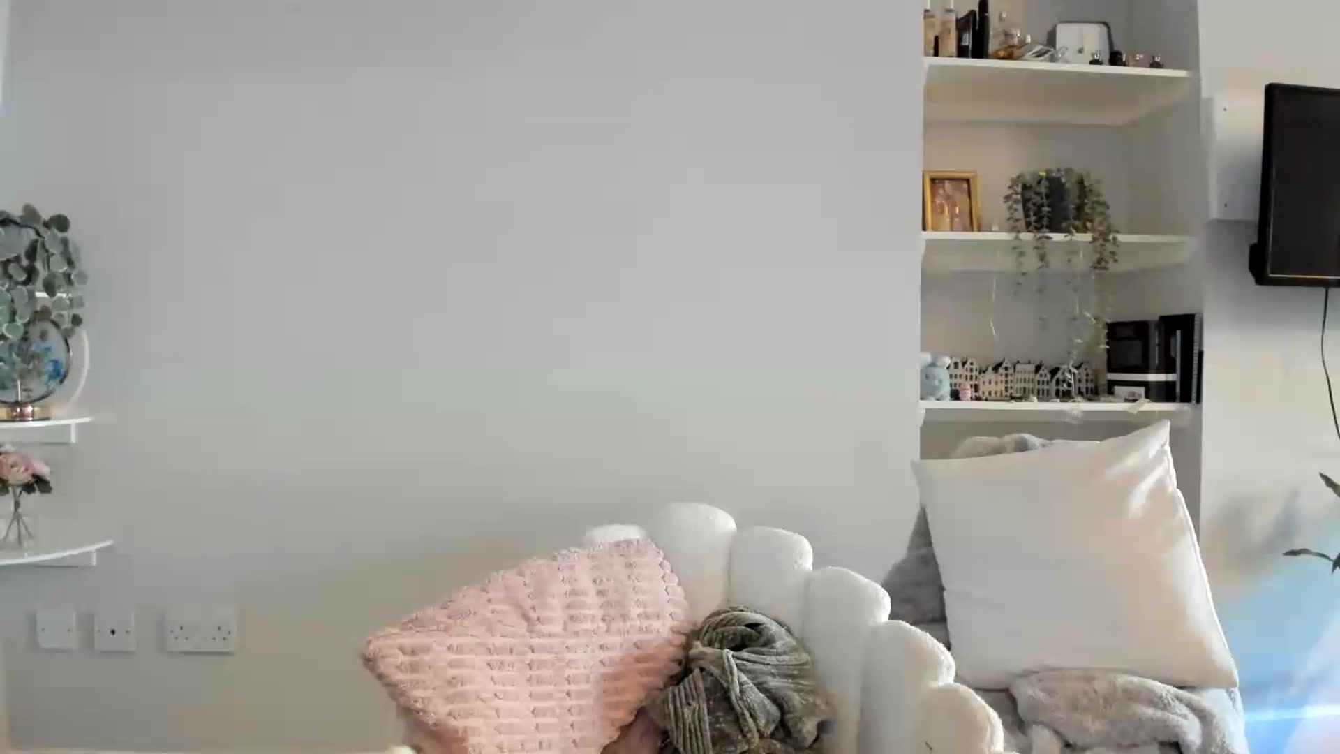 Gallery image thumbnail from British_Cutie's myfreecams stream on, 05/12/2026, 16:50 image 14 of 20