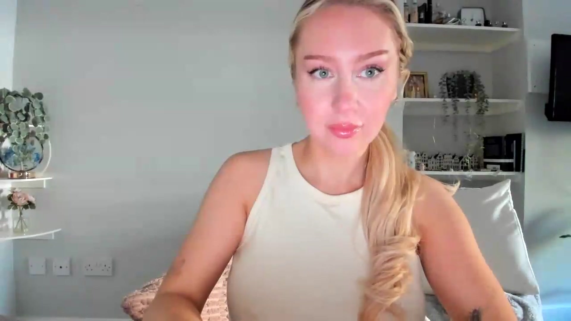 Gallery image thumbnail from British_Cutie's myfreecams stream on, 05/12/2026, 16:50 image 8 of 20
