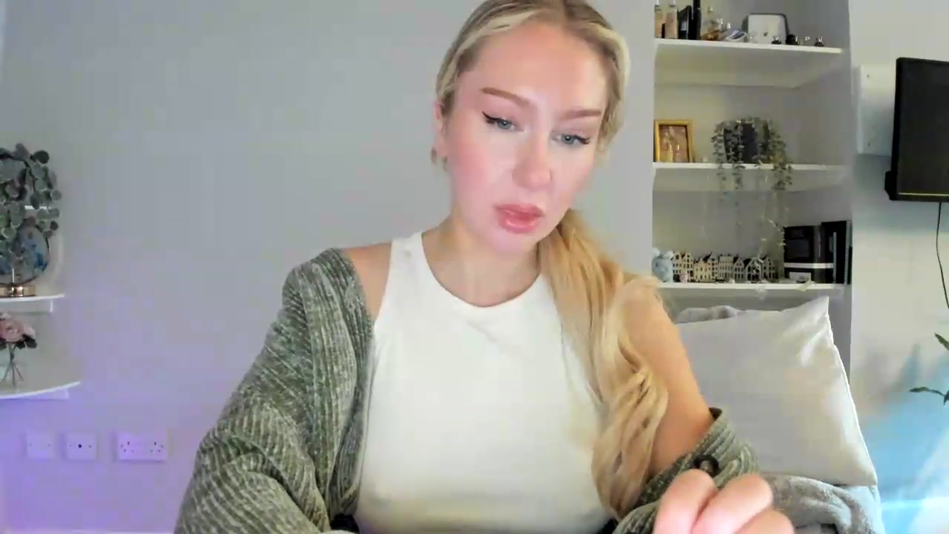 Gallery image thumbnail from British_Cutie's myfreecams stream on, 05/12/2026, 16:50 image 15 of 20
