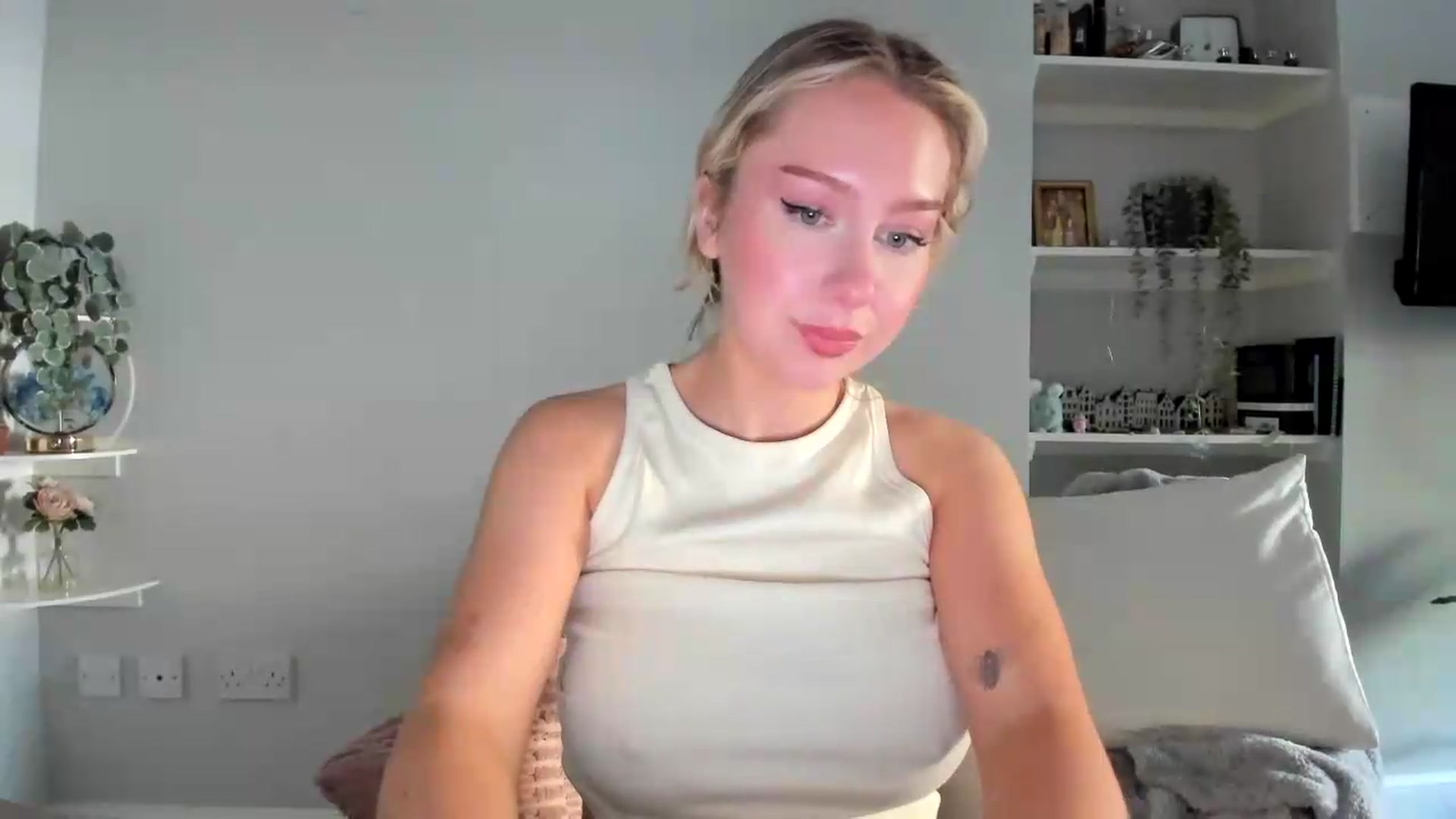Gallery image thumbnail from British_Cutie's myfreecams stream on, 05/12/2026, 16:50 image 3 of 20