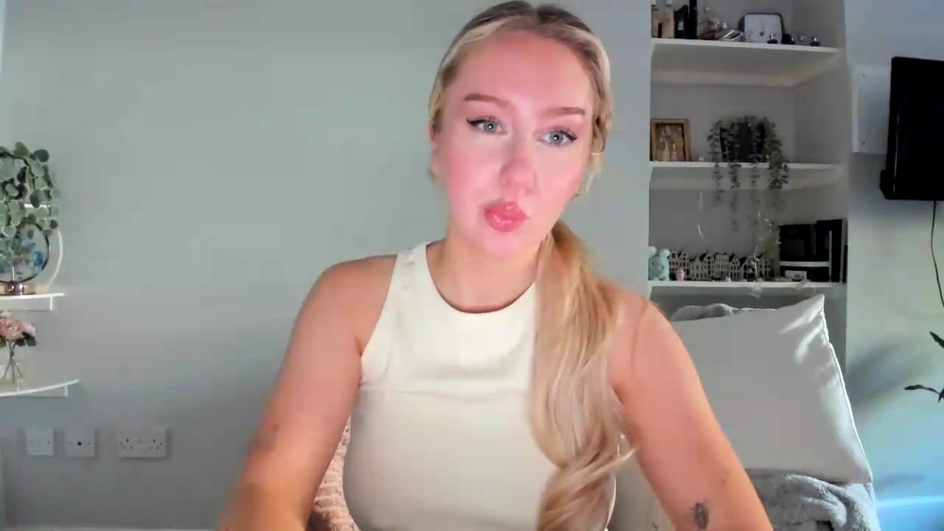 Gallery image thumbnail from British_Cutie's myfreecams stream on, 05/12/2026, 16:50 image 10 of 20