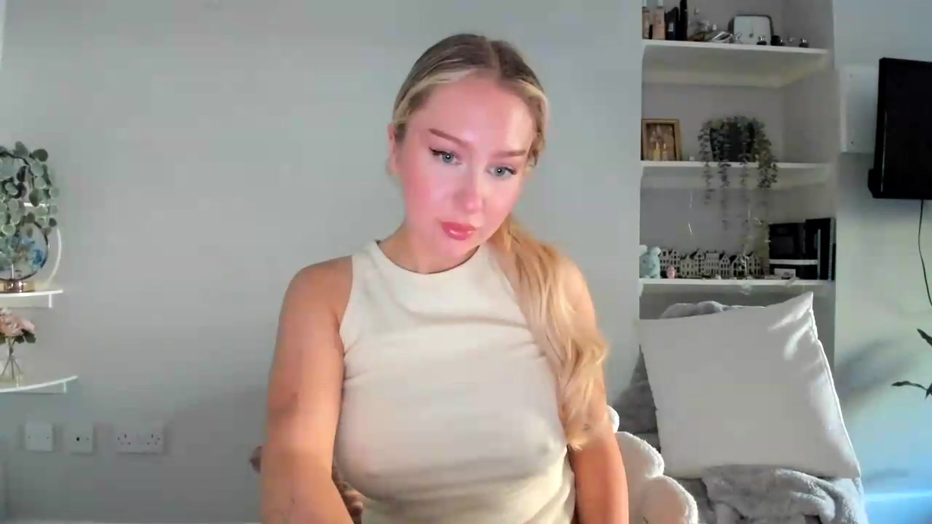 Gallery image thumbnail from British_Cutie's myfreecams stream on, 05/12/2026, 16:50 image 9 of 20