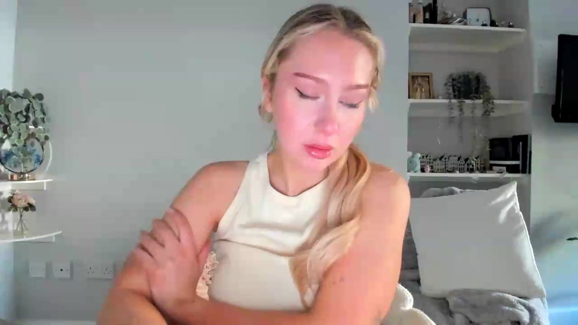 Gallery image thumbnail from British_Cutie's myfreecams stream on, 05/12/2026, 16:50 image 6 of 20