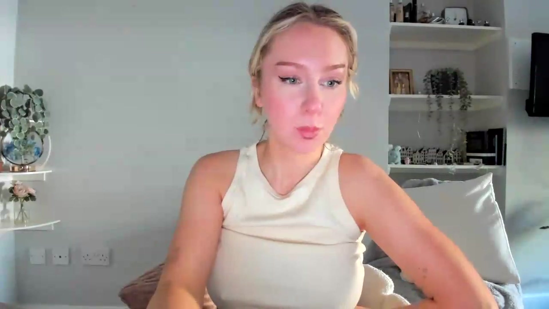 Gallery image thumbnail from British_Cutie's myfreecams stream on, 05/12/2026, 16:50 image 4 of 20