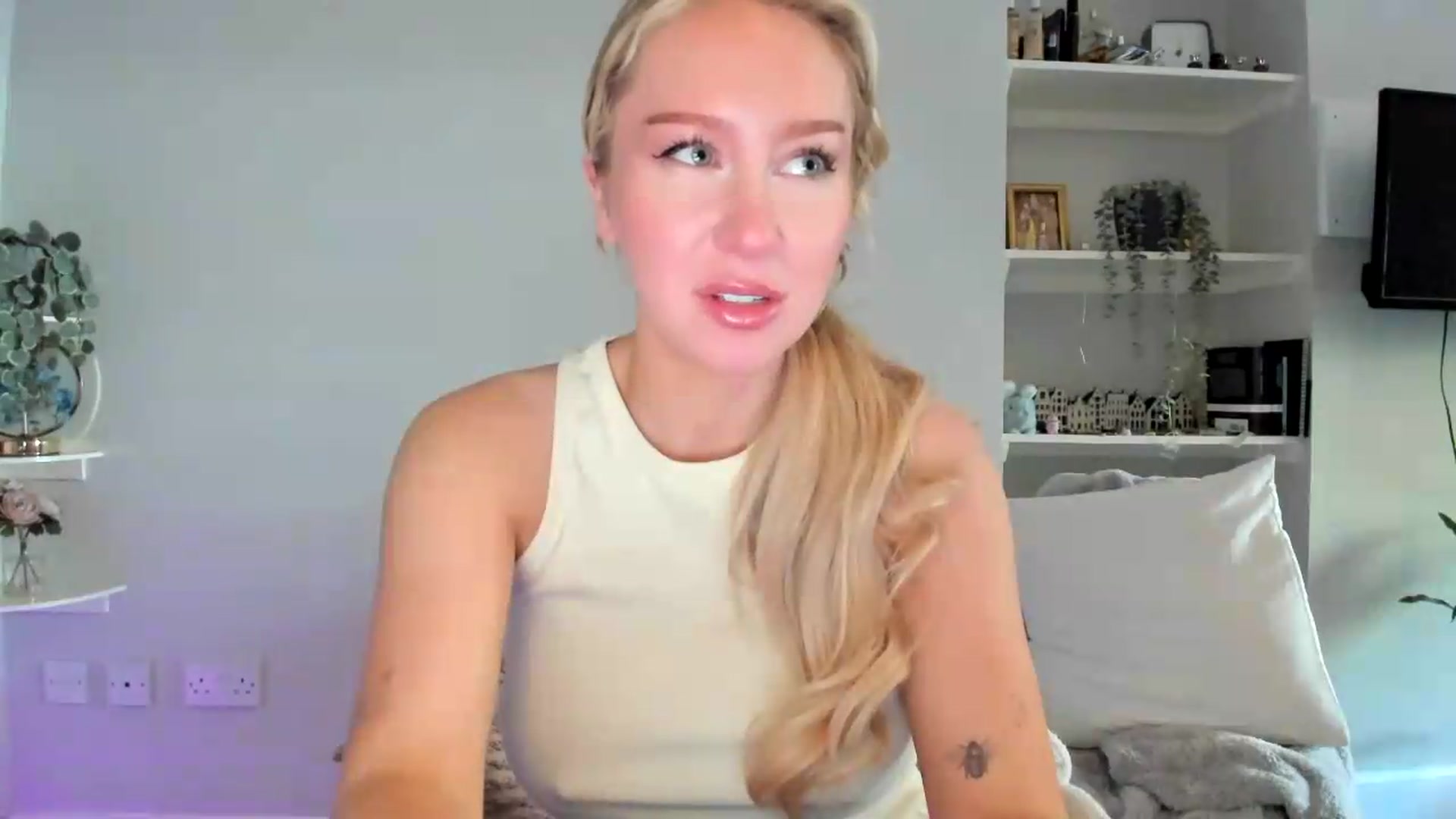 Gallery image thumbnail from British_Cutie's myfreecams stream on, 05/12/2026, 16:50 image 19 of 20