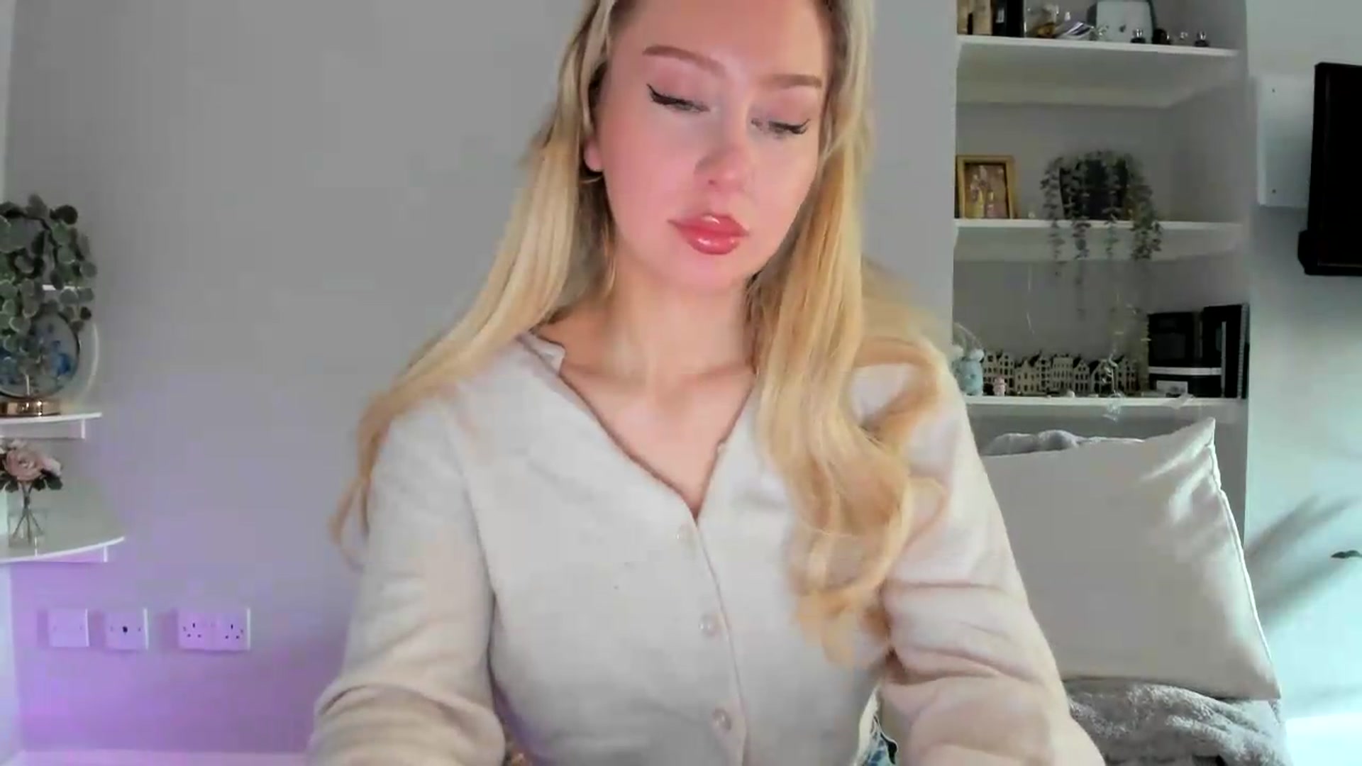 Gallery image thumbnail from British_Cutie's myfreecams stream on, 05/13/2026, 14:09 image 5 of 20