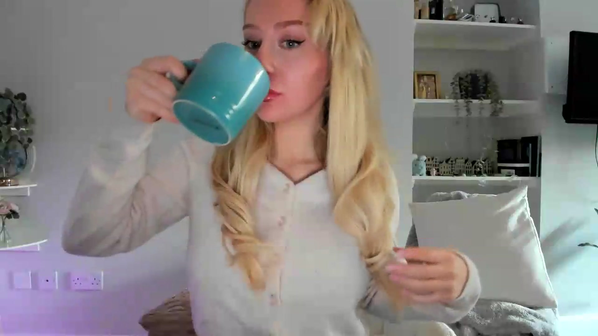 Gallery image thumbnail from British_Cutie's myfreecams stream on, 05/13/2026, 14:09 image 3 of 20