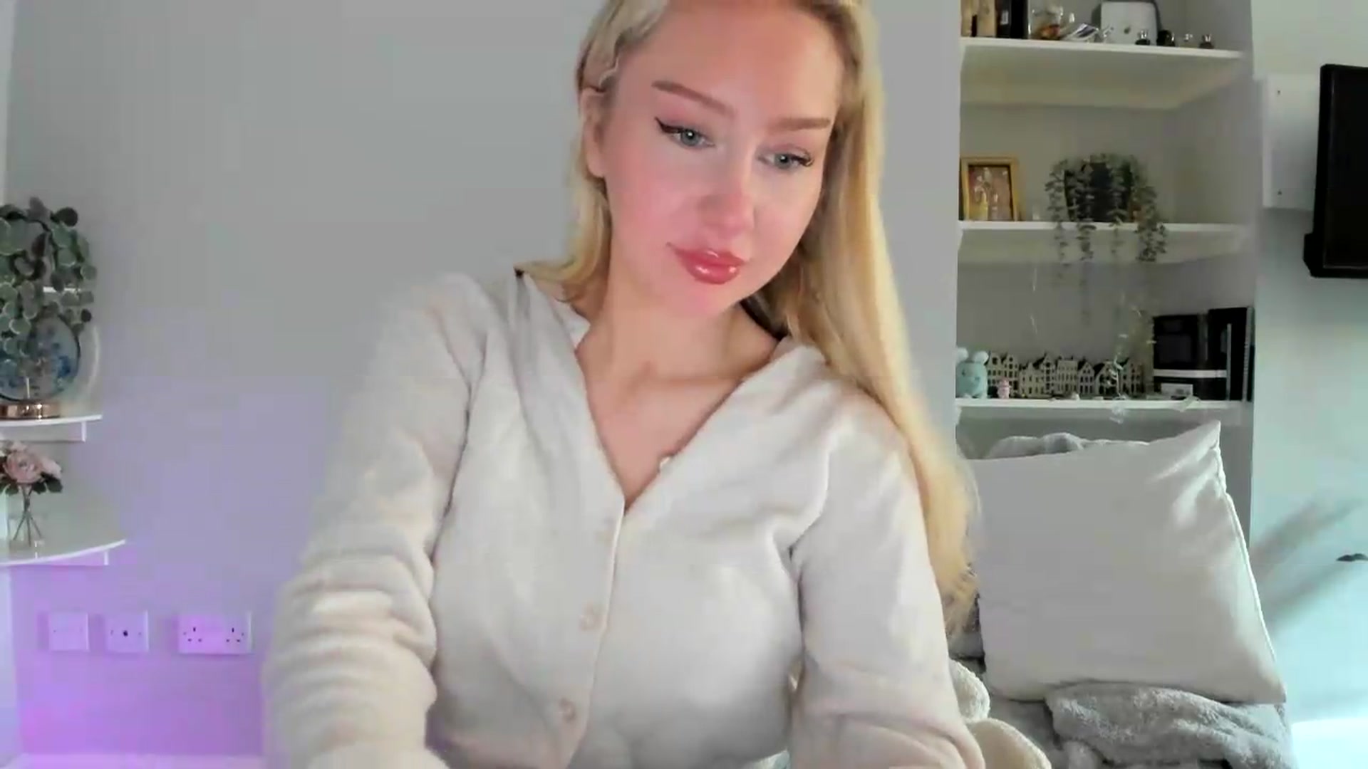 Gallery image thumbnail from British_Cutie's myfreecams stream on, 05/13/2026, 14:09 image 6 of 20