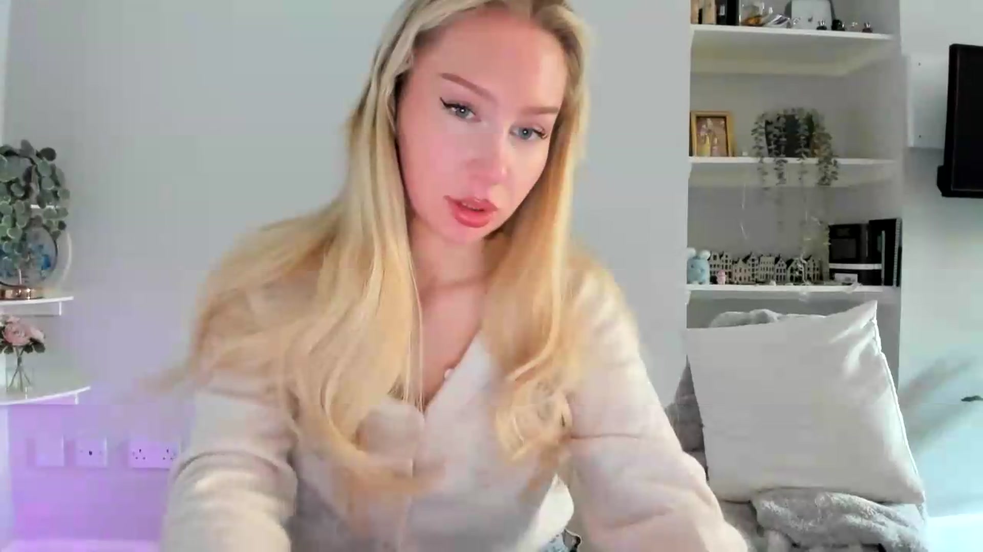 Gallery image thumbnail from British_Cutie's myfreecams stream on, 05/13/2026, 14:09 image 8 of 20