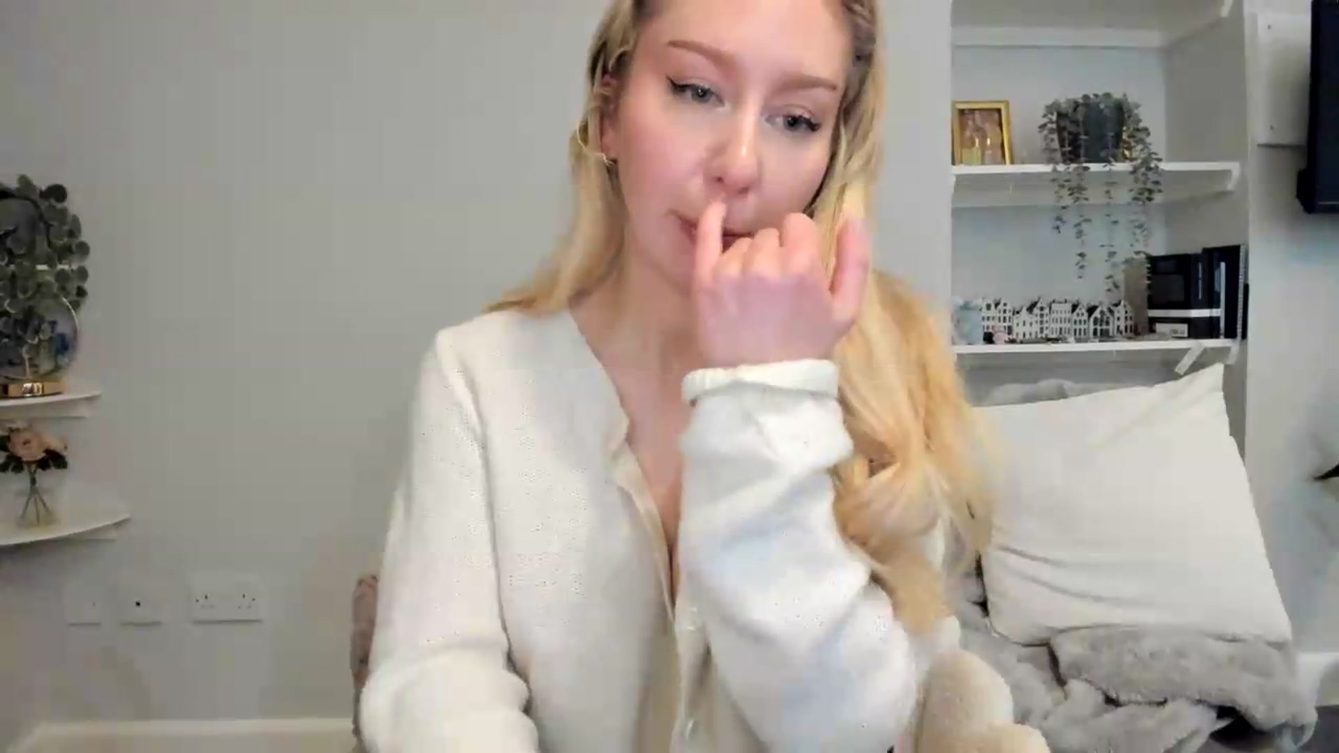 Gallery image thumbnail from British_Cutie's myfreecams stream on, 05/14/2026, 21:07 image 17 of 20