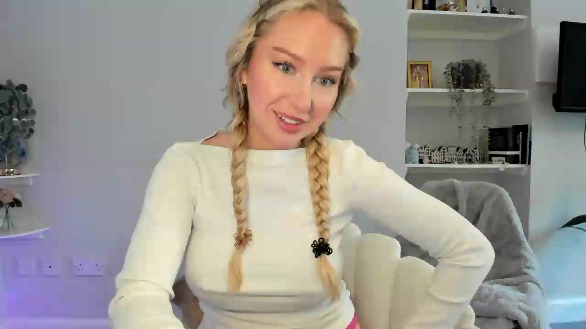 Gallery image thumbnail from British_Cutie's myfreecams stream on, 05/17/2026, 12:44 image 1 of 20